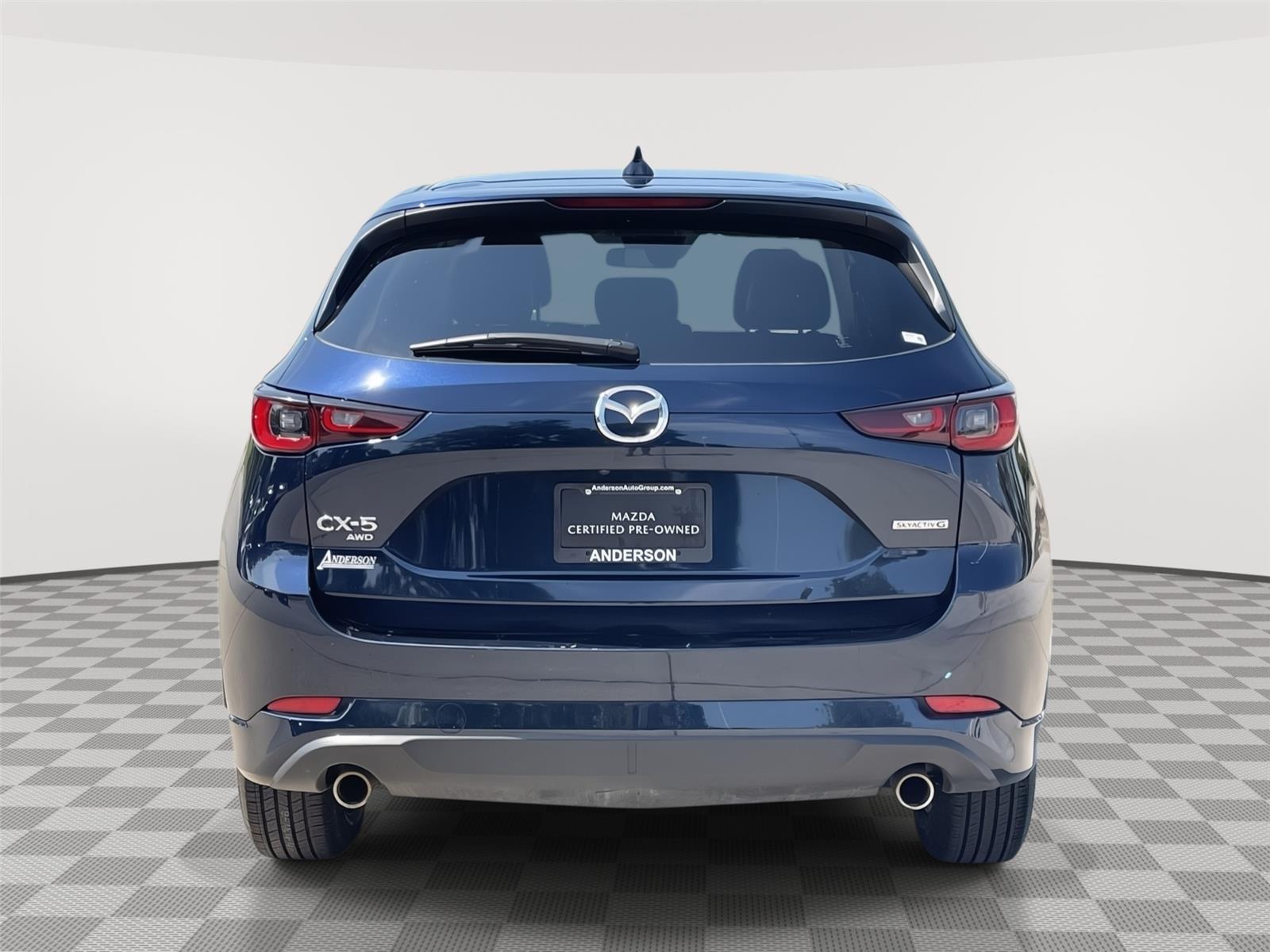 Vehicle photo 8