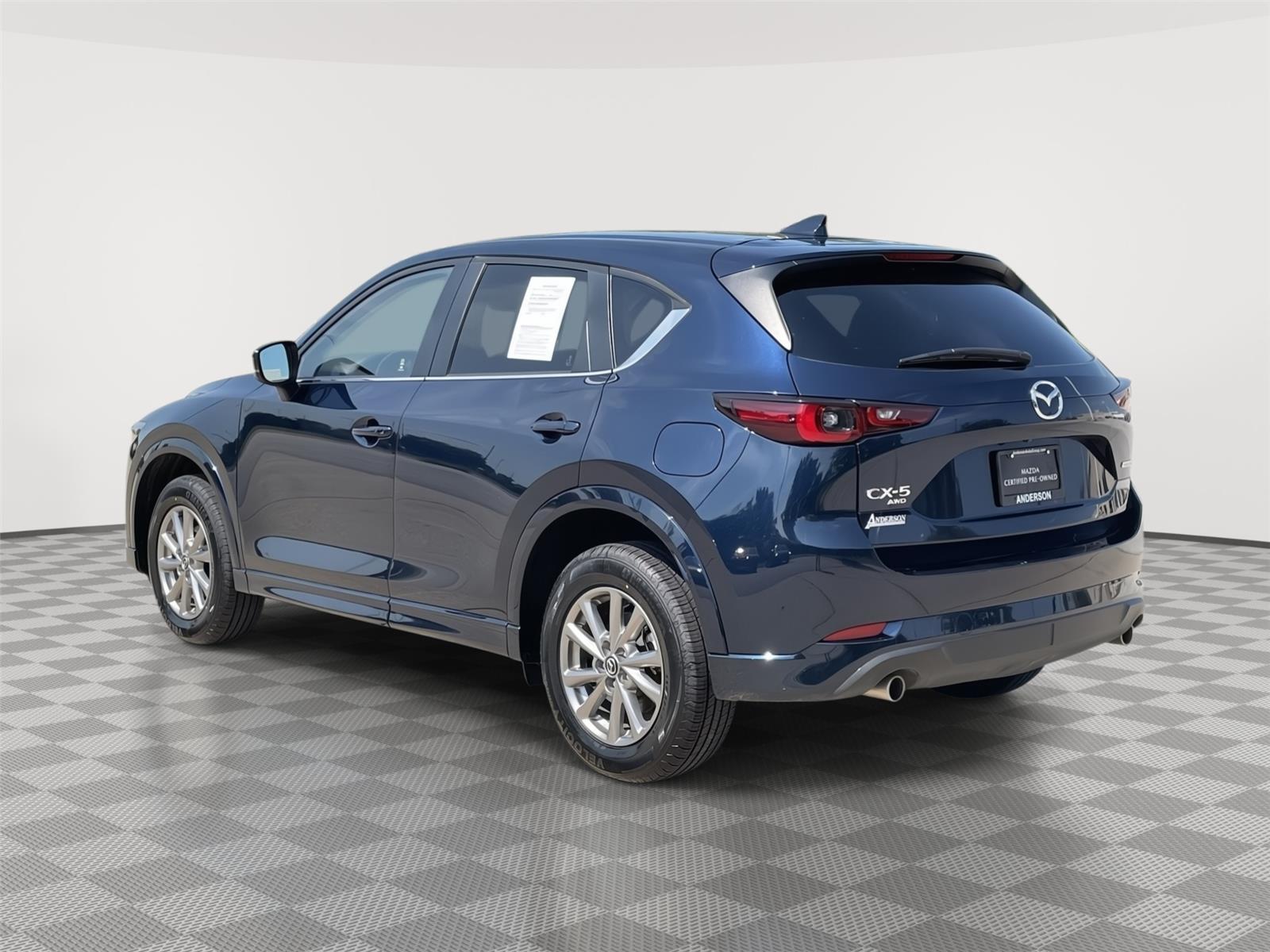 Vehicle photo 9