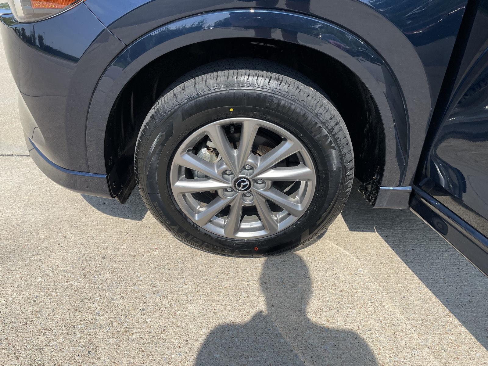 Vehicle photo 10