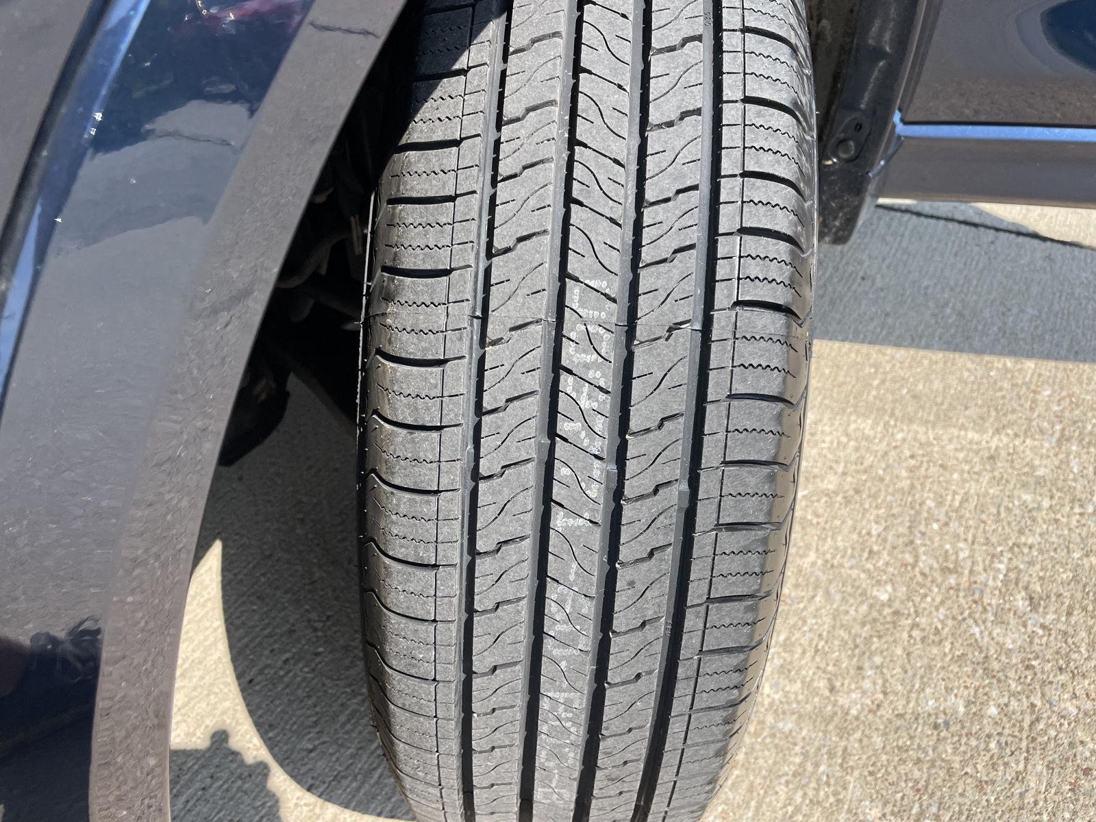 Vehicle photo 11