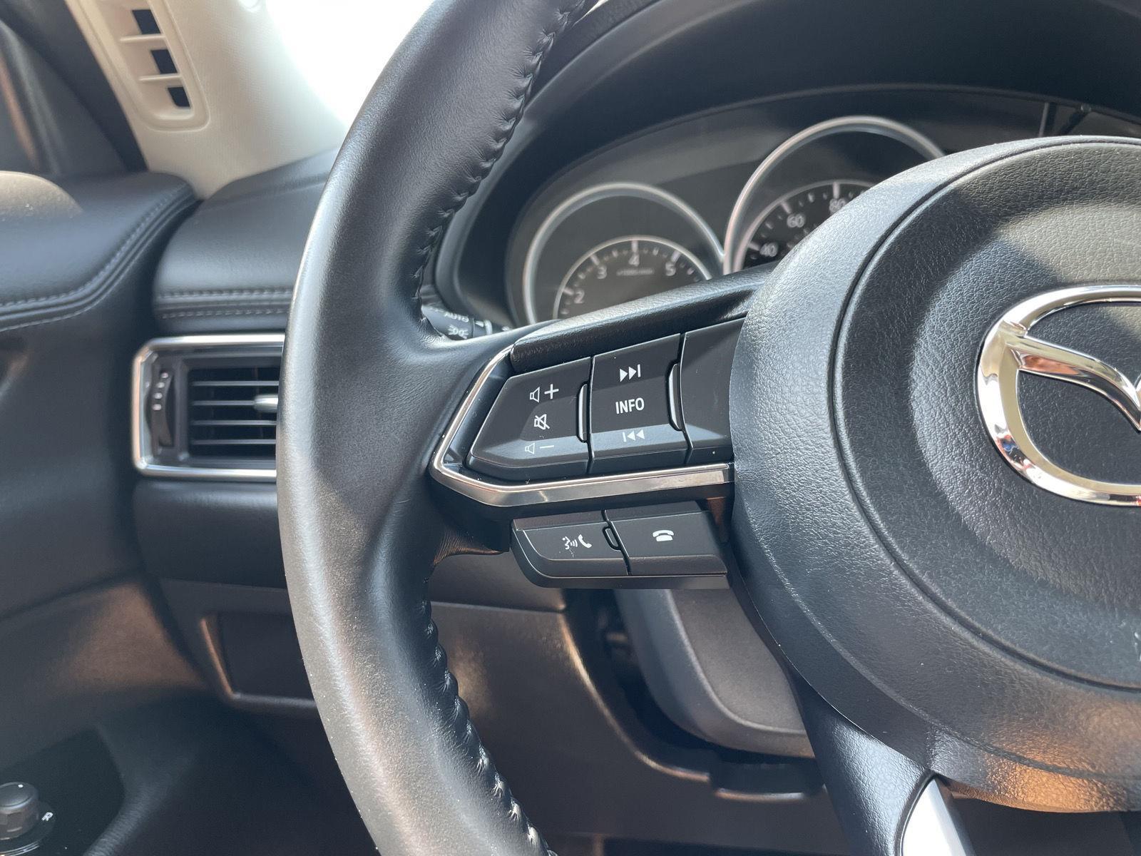 Vehicle photo 13