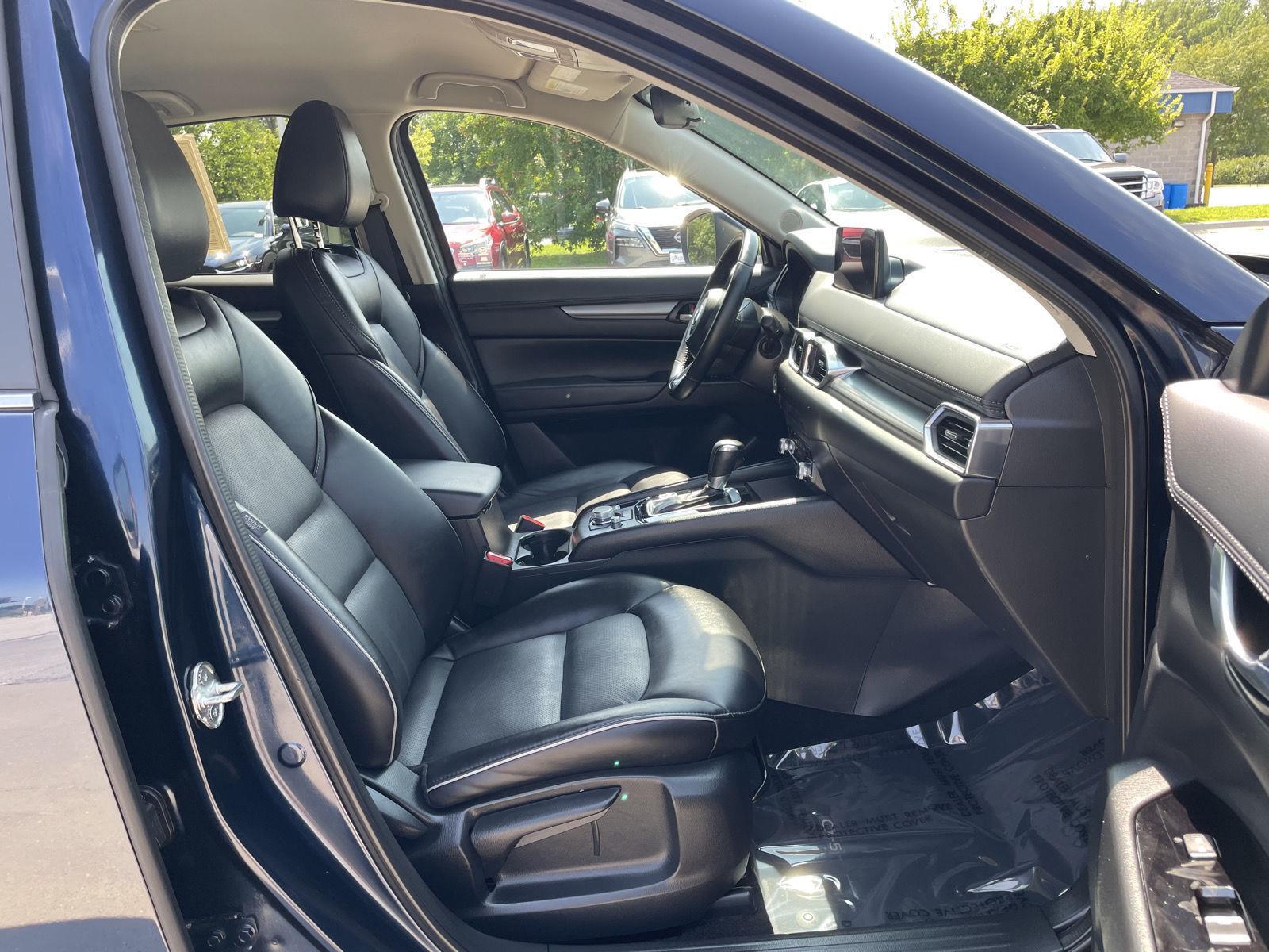 Vehicle photo 19