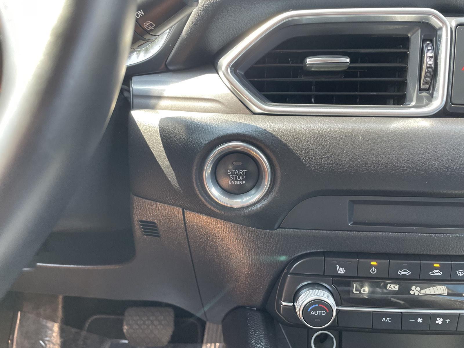Vehicle photo 24