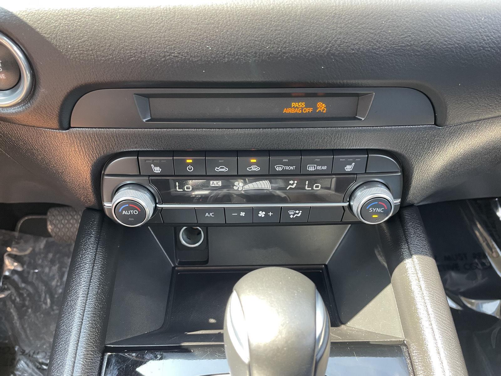 Vehicle photo 25