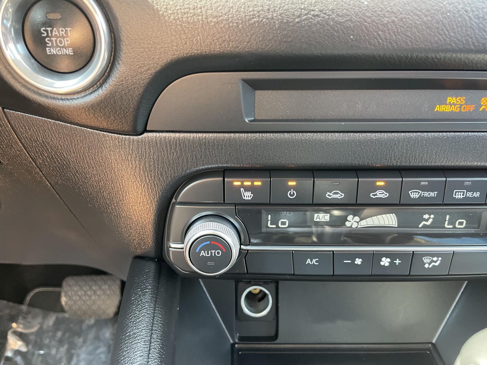 Vehicle photo 26