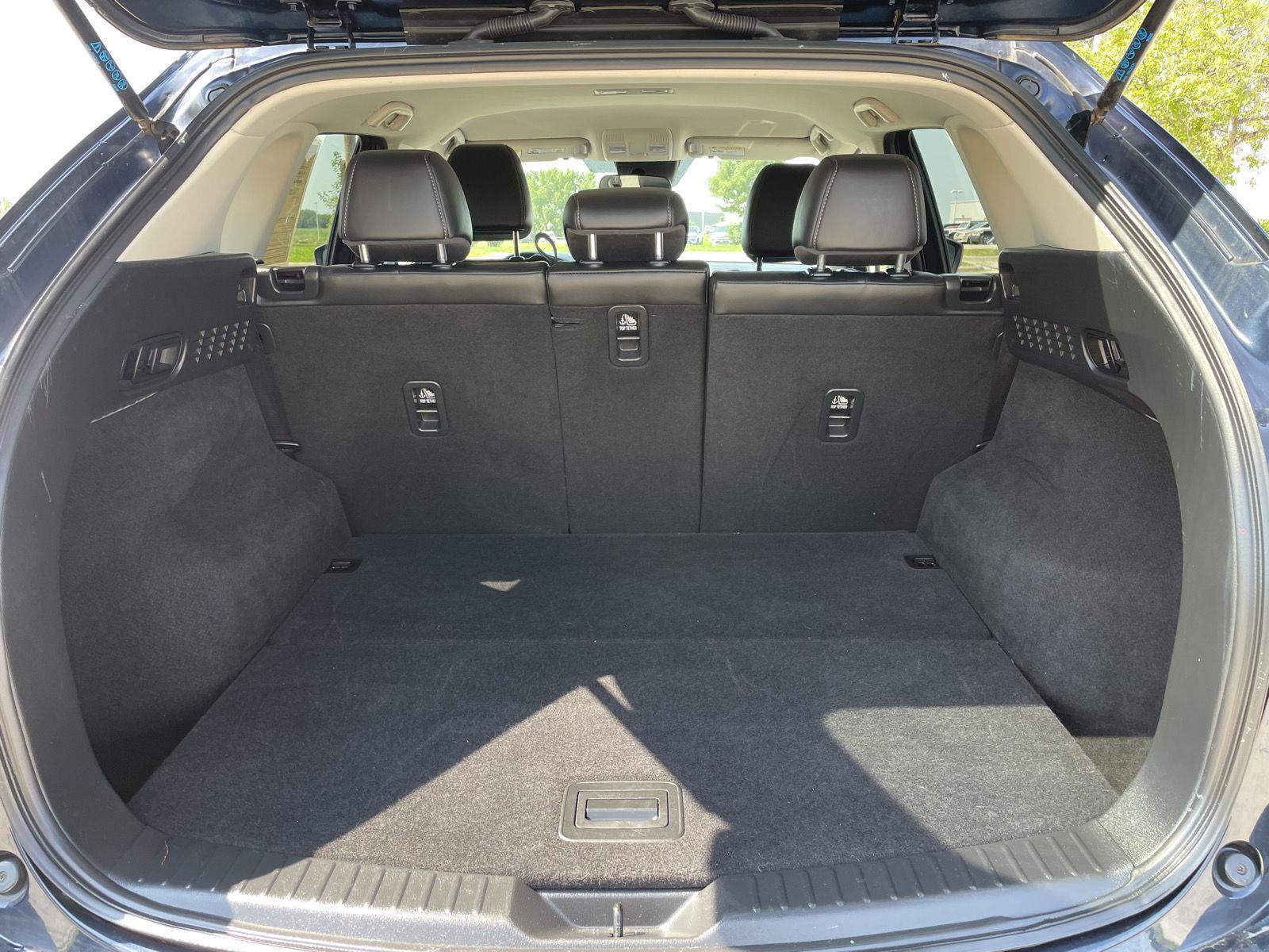 Vehicle photo 33