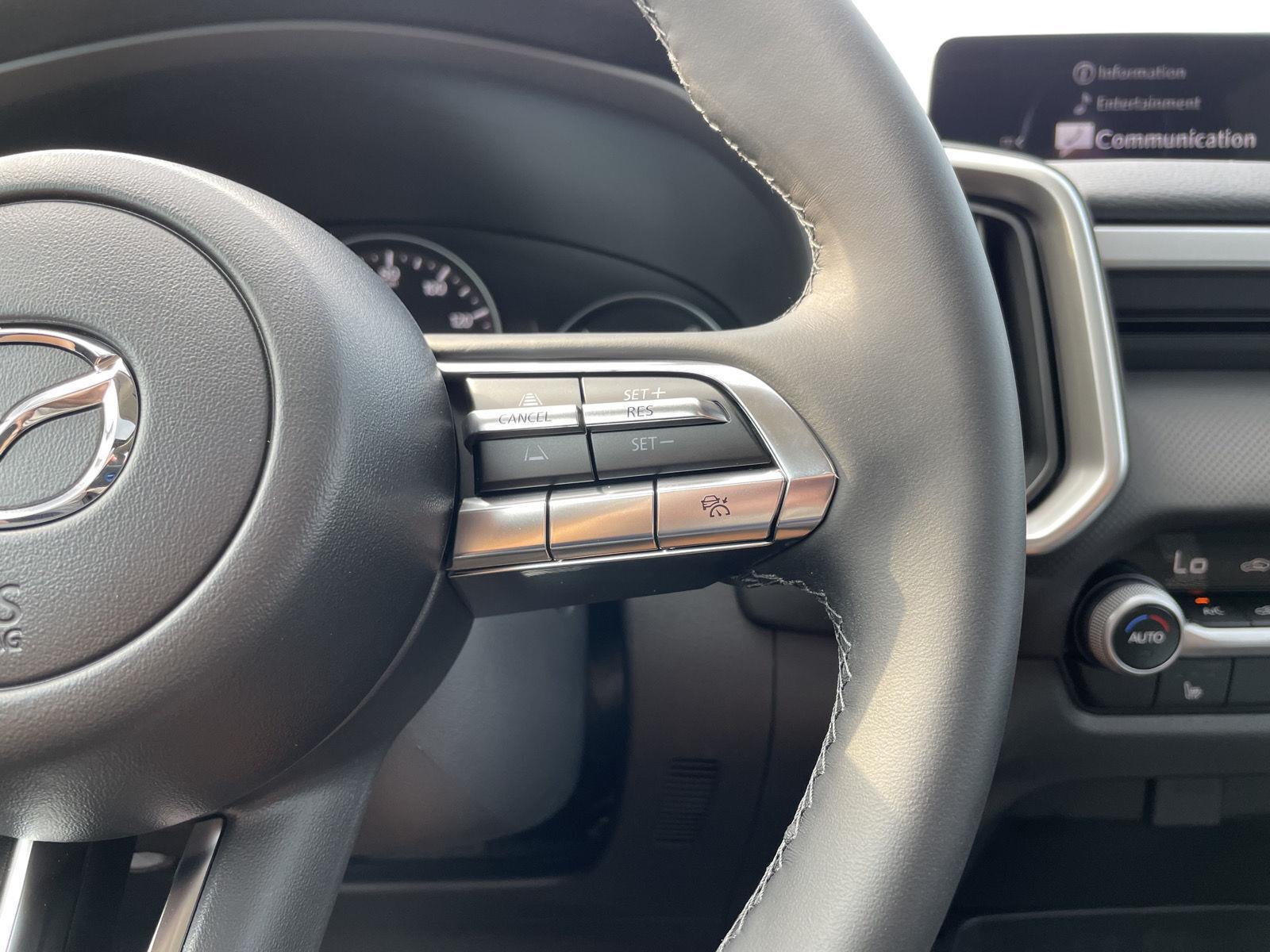 Vehicle photo 13