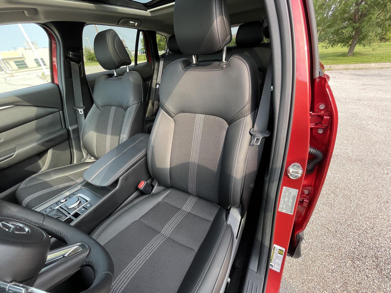 Vehicle photo 17