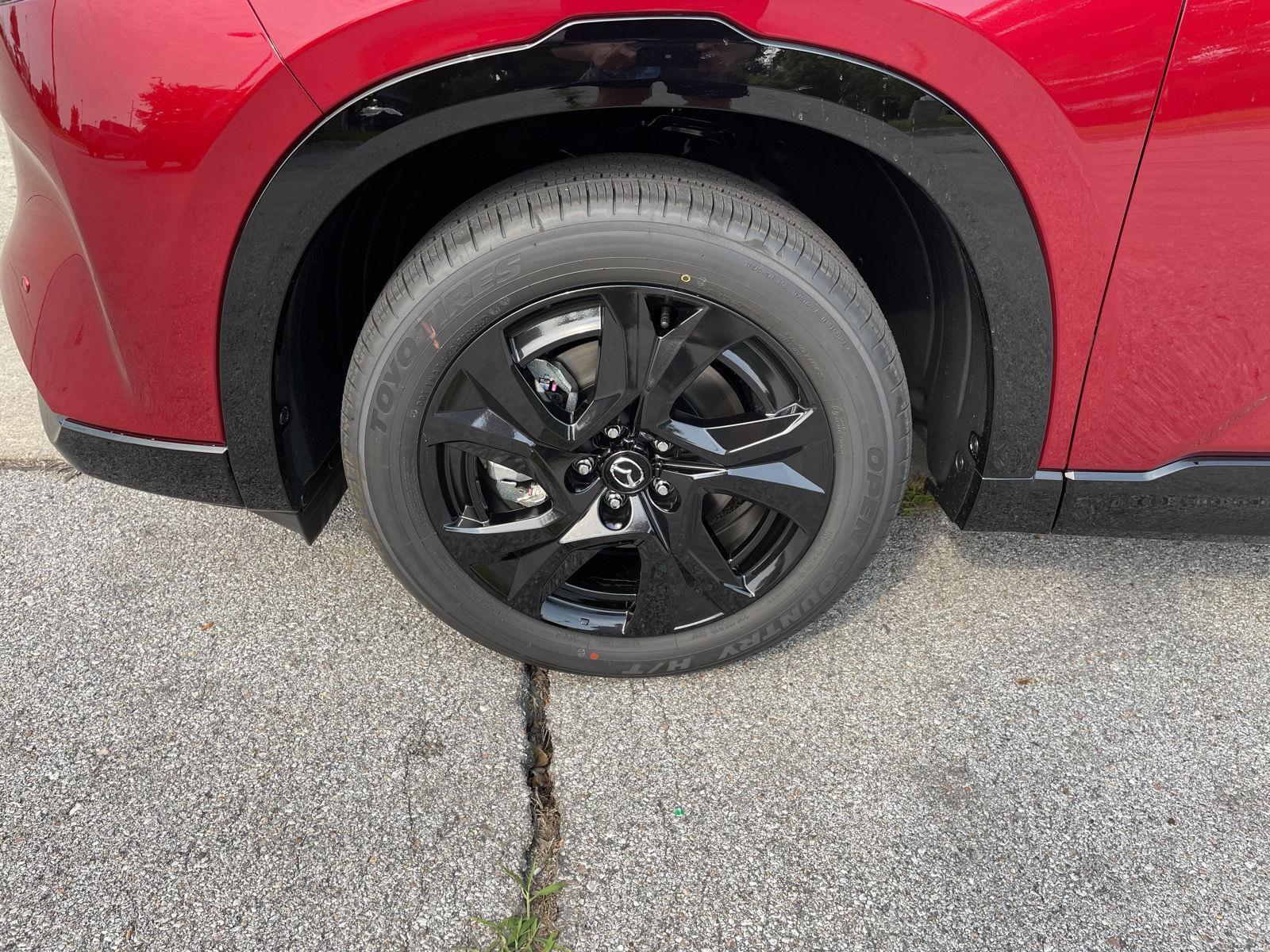 Vehicle photo 10