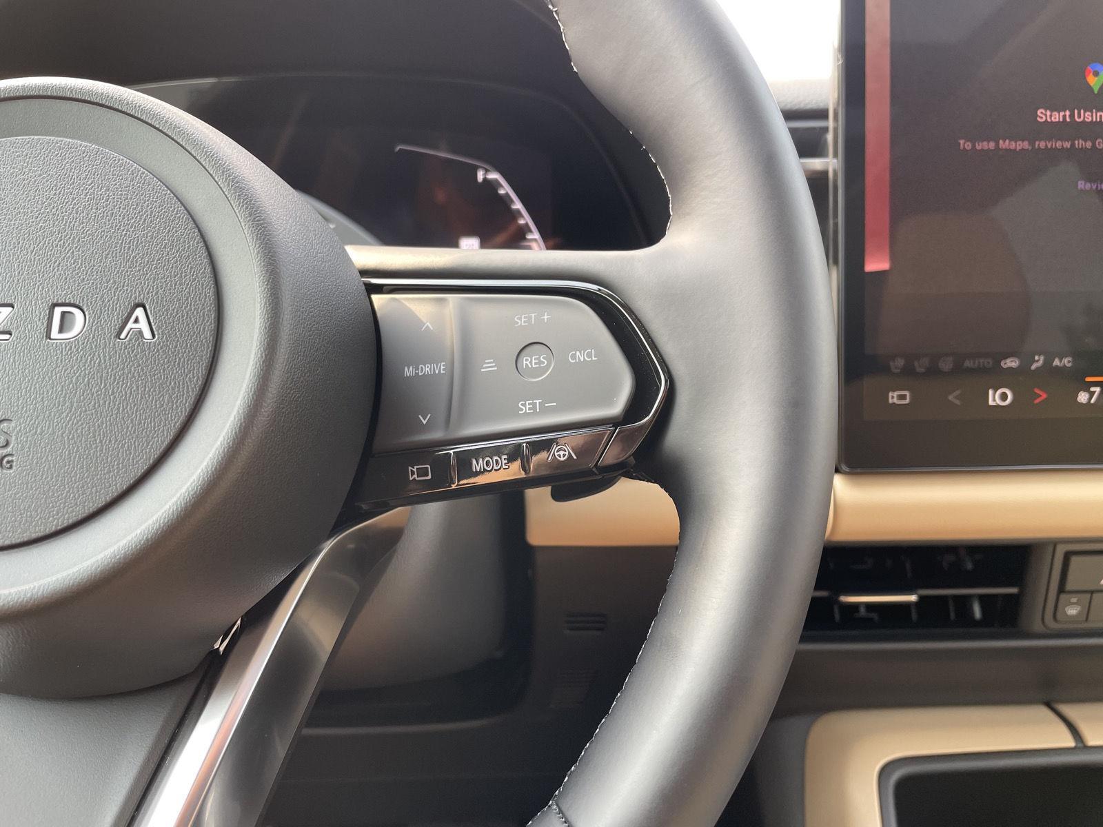 Vehicle photo 13