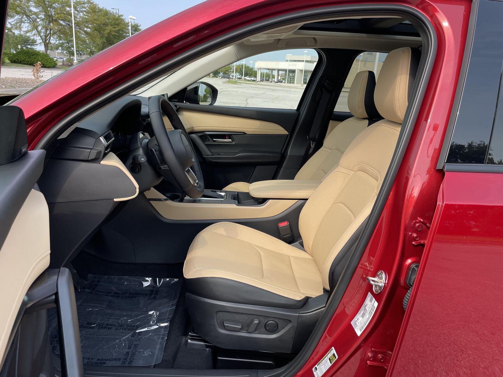Vehicle photo 16