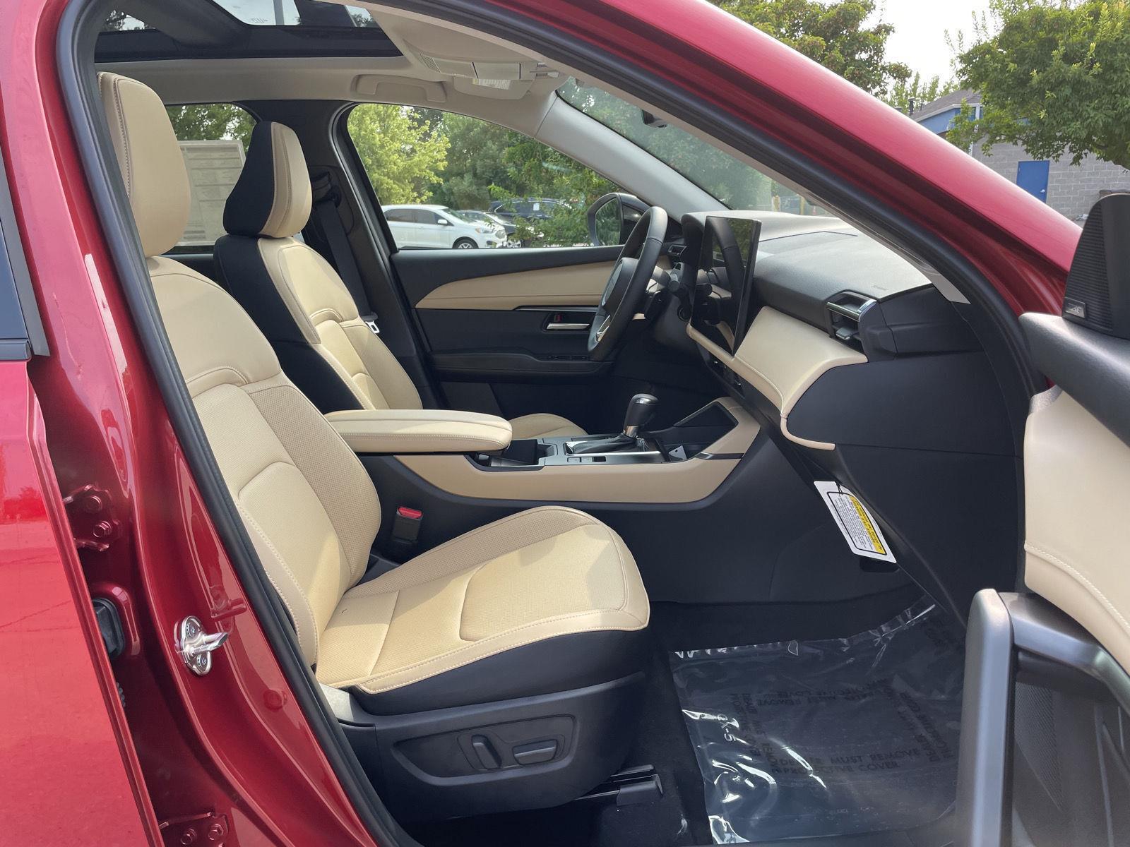 Vehicle photo 18