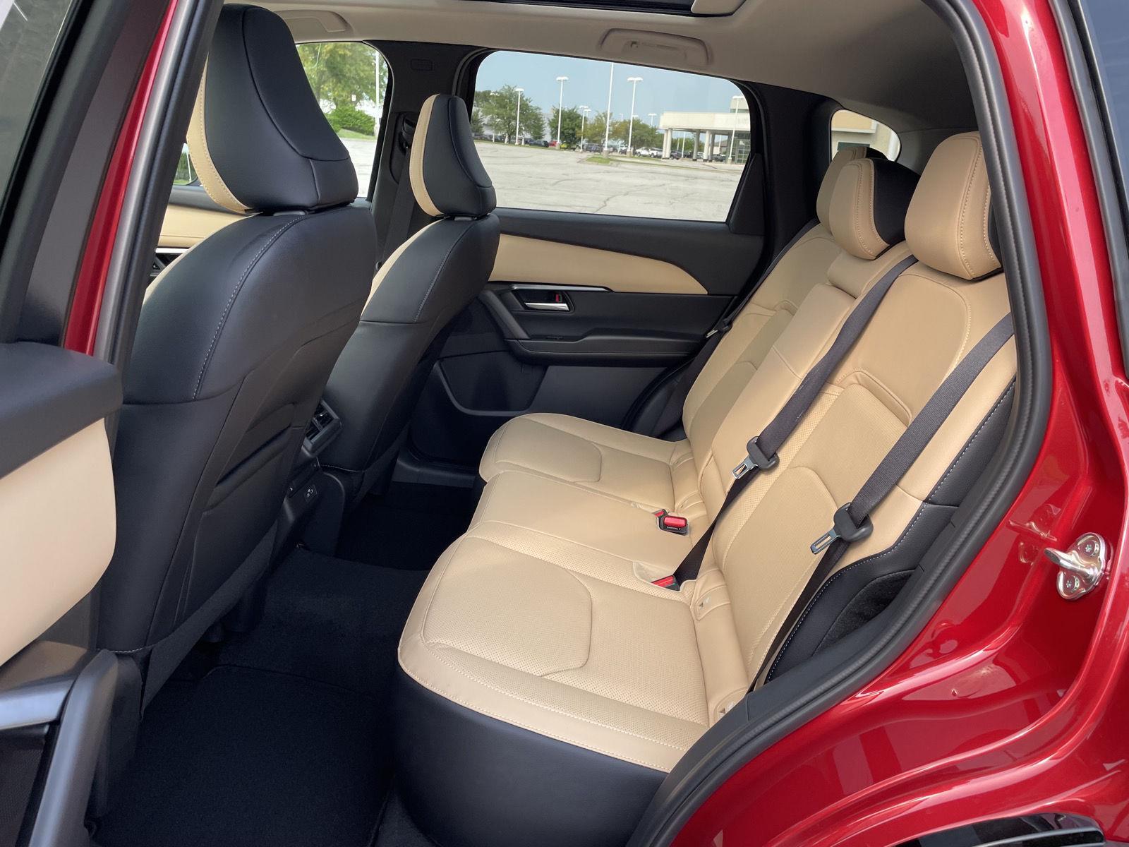 Vehicle photo 19