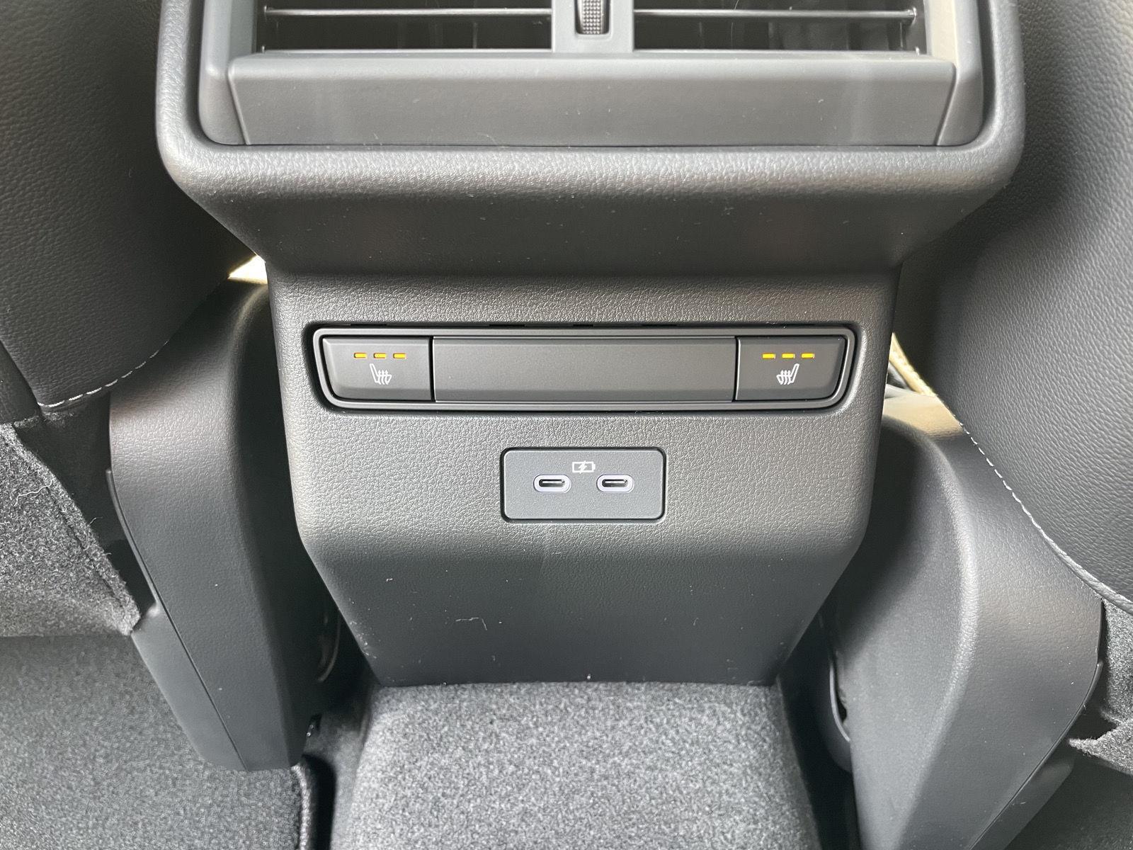 Vehicle photo 20