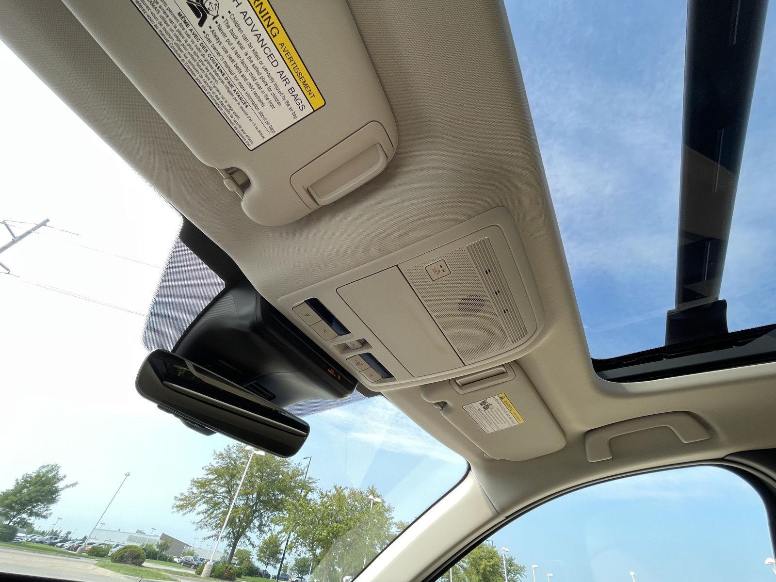Vehicle photo 21