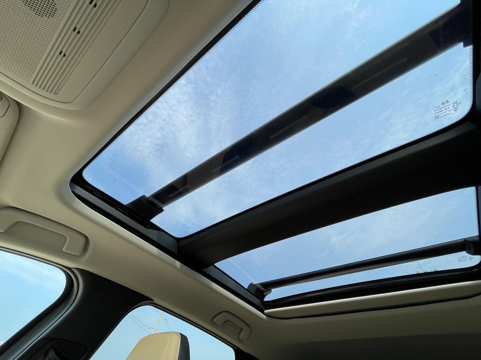 Vehicle photo 22