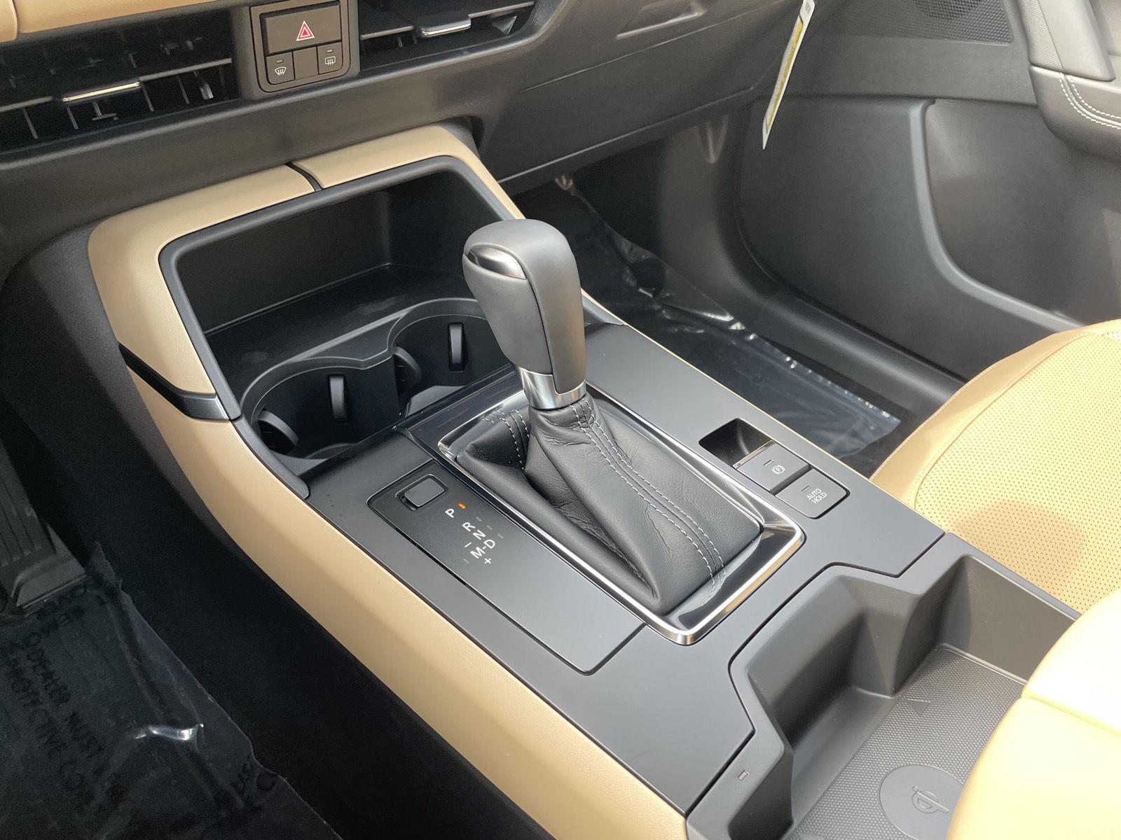 Vehicle photo 29