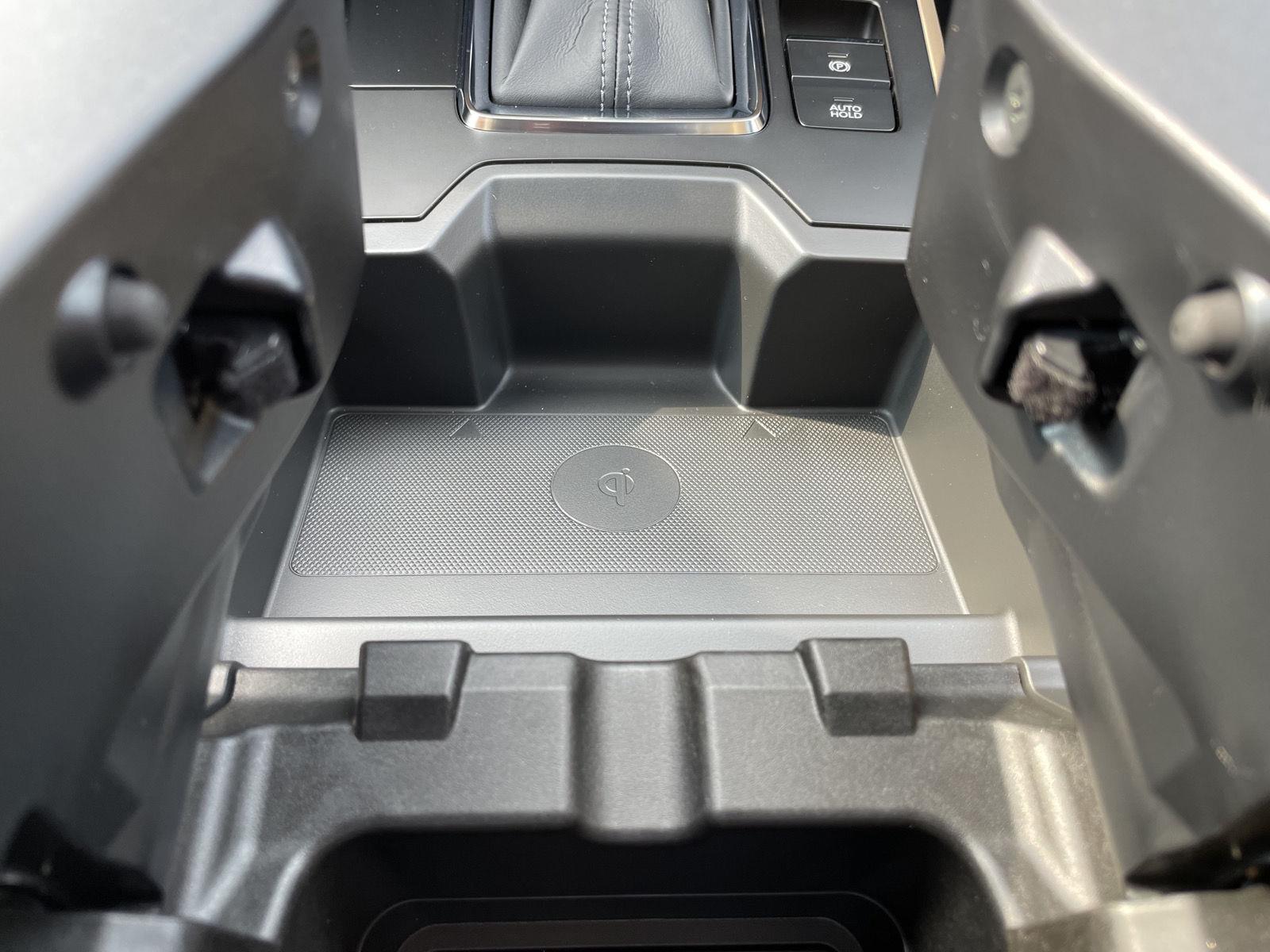 Vehicle photo 30