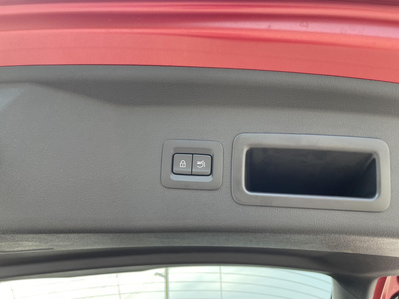Vehicle photo 36