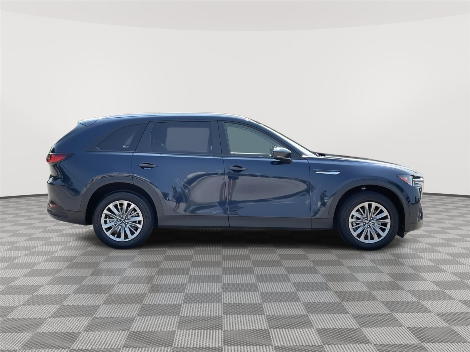 Vehicle photo 6