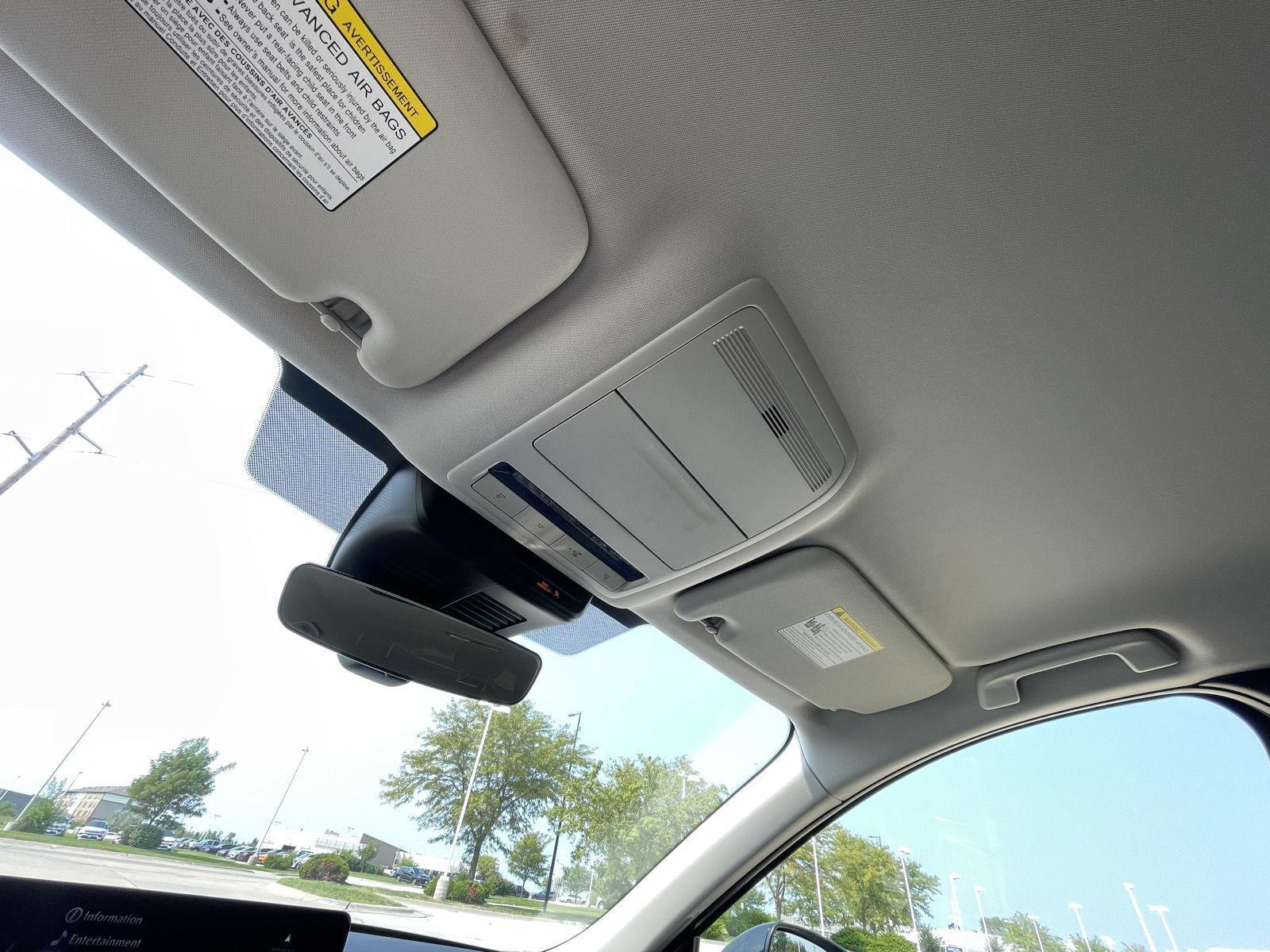 Vehicle photo 22