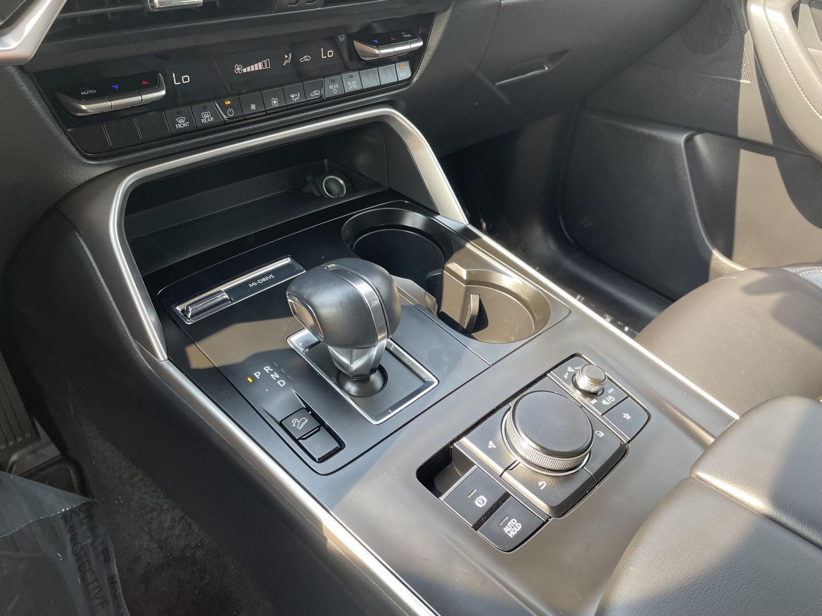 Vehicle photo 28
