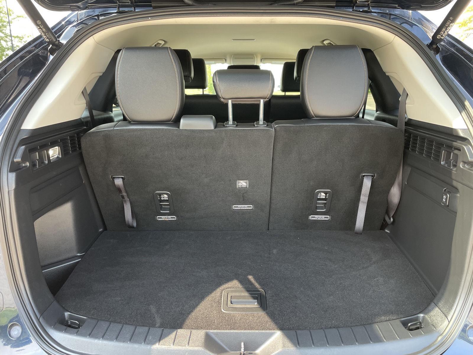 Vehicle photo 33