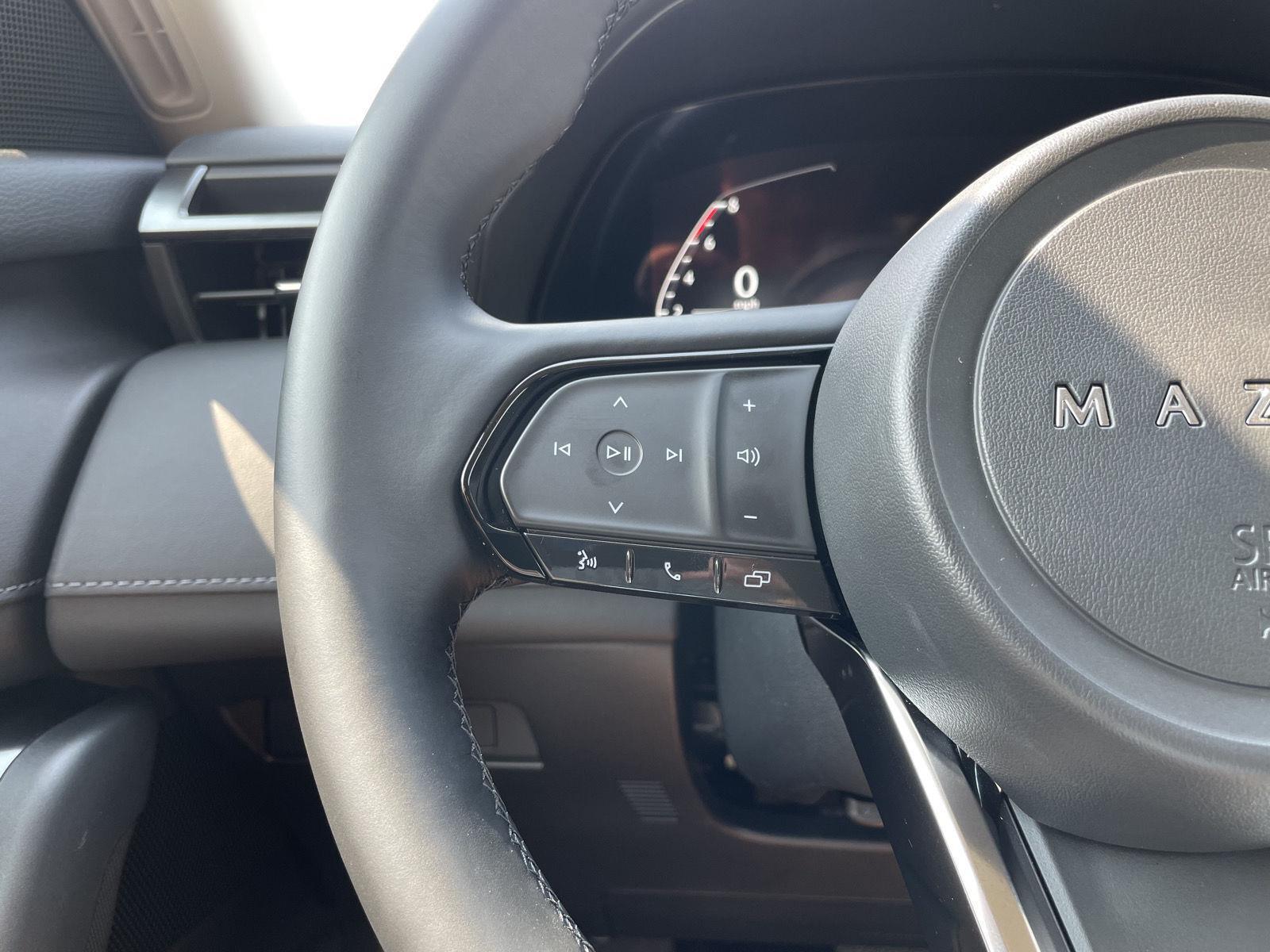 Vehicle photo 13