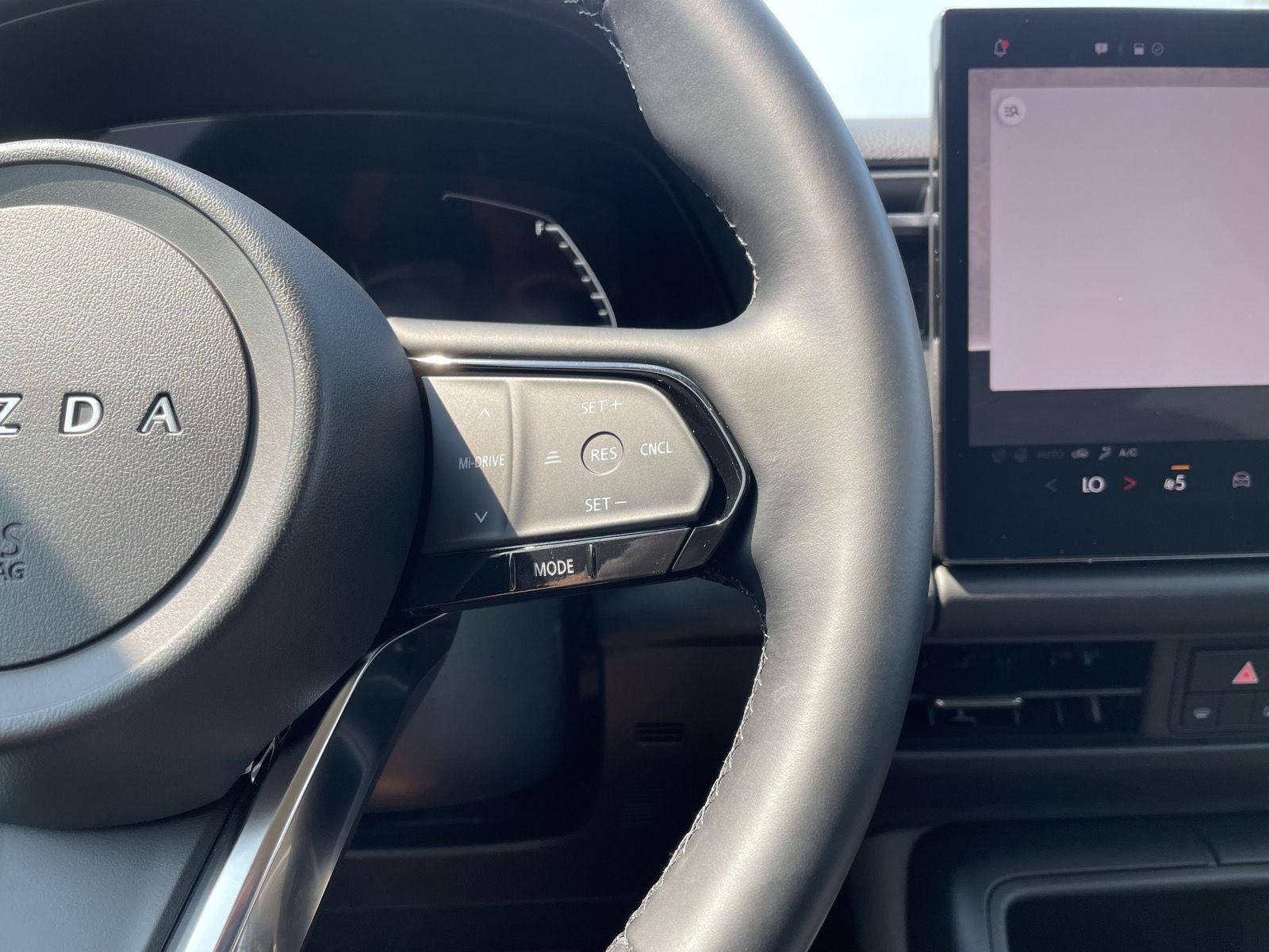 Vehicle photo 14