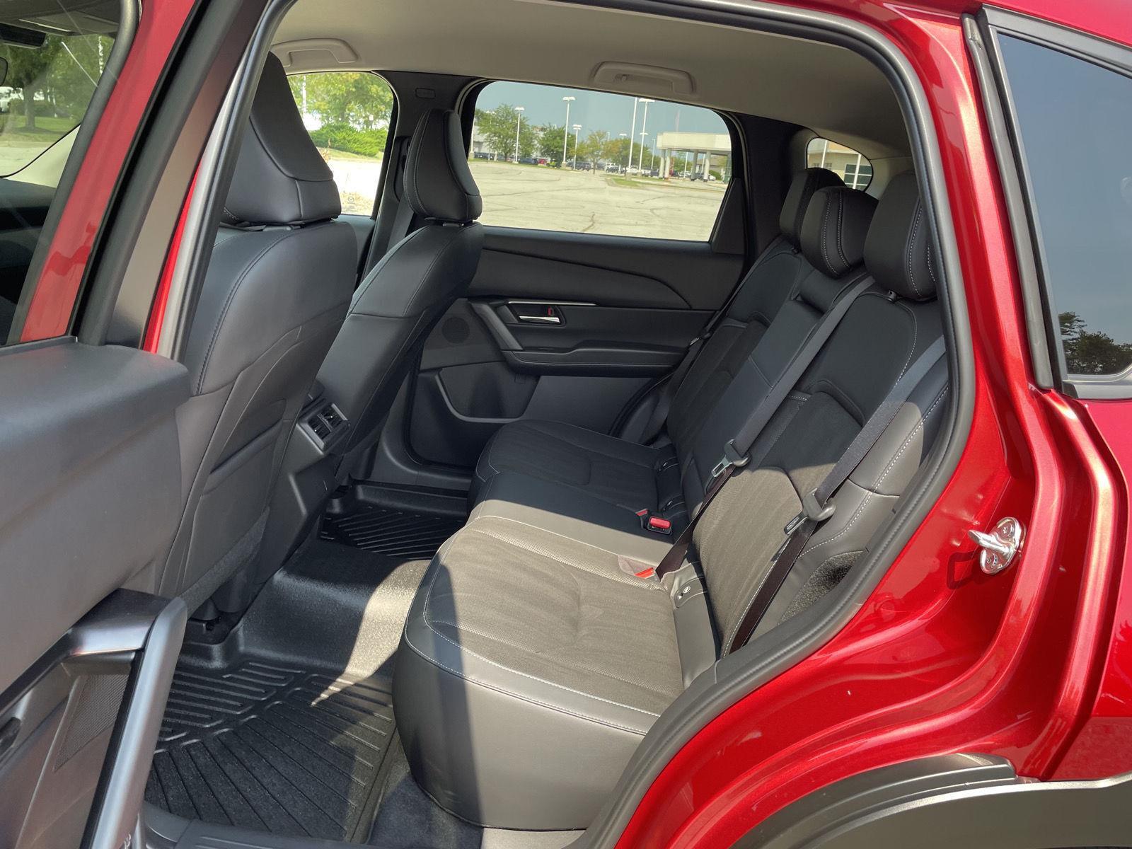 Vehicle photo 20