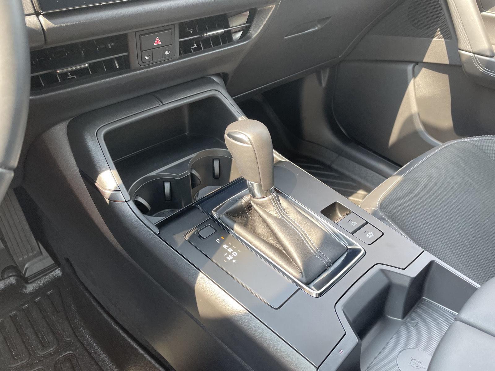 Vehicle photo 27
