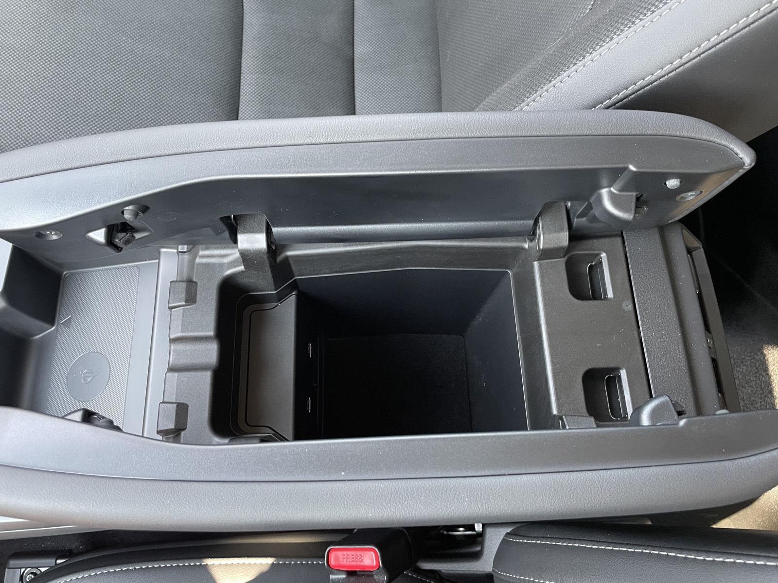 Vehicle photo 29