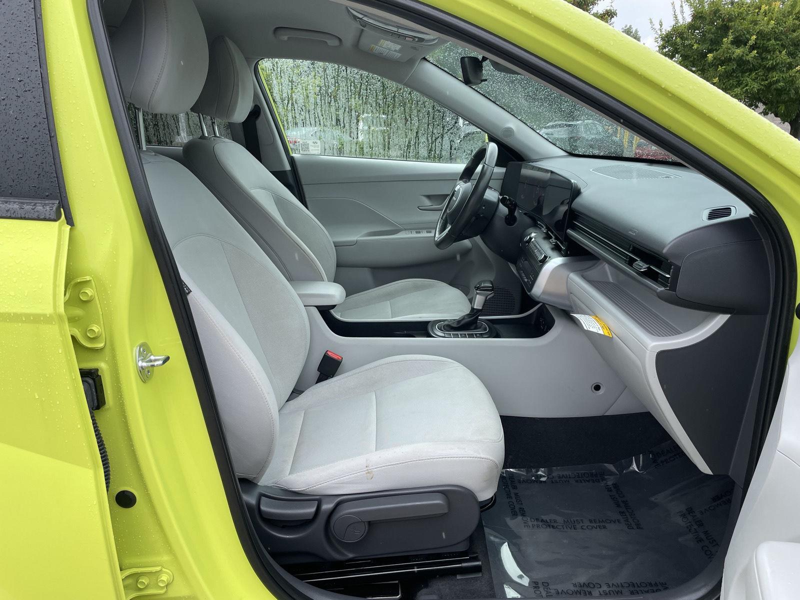 Vehicle photo 18