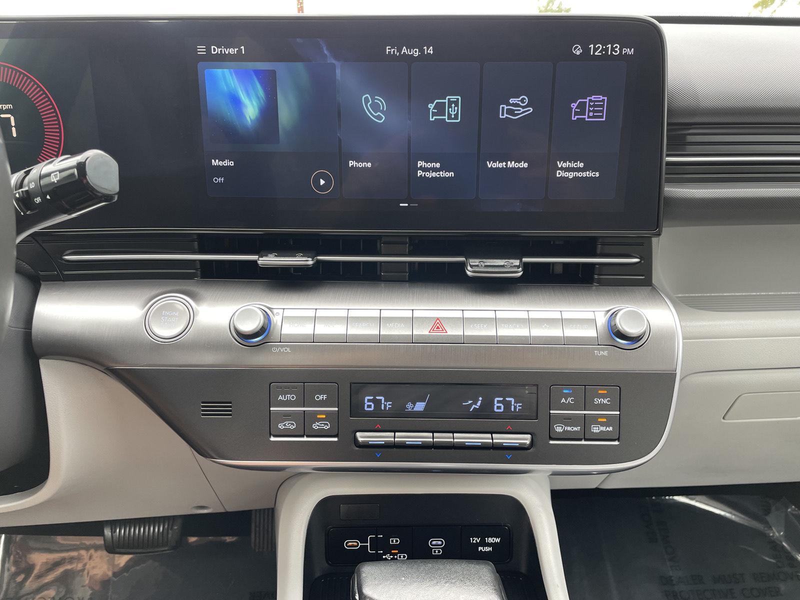 Vehicle photo 21