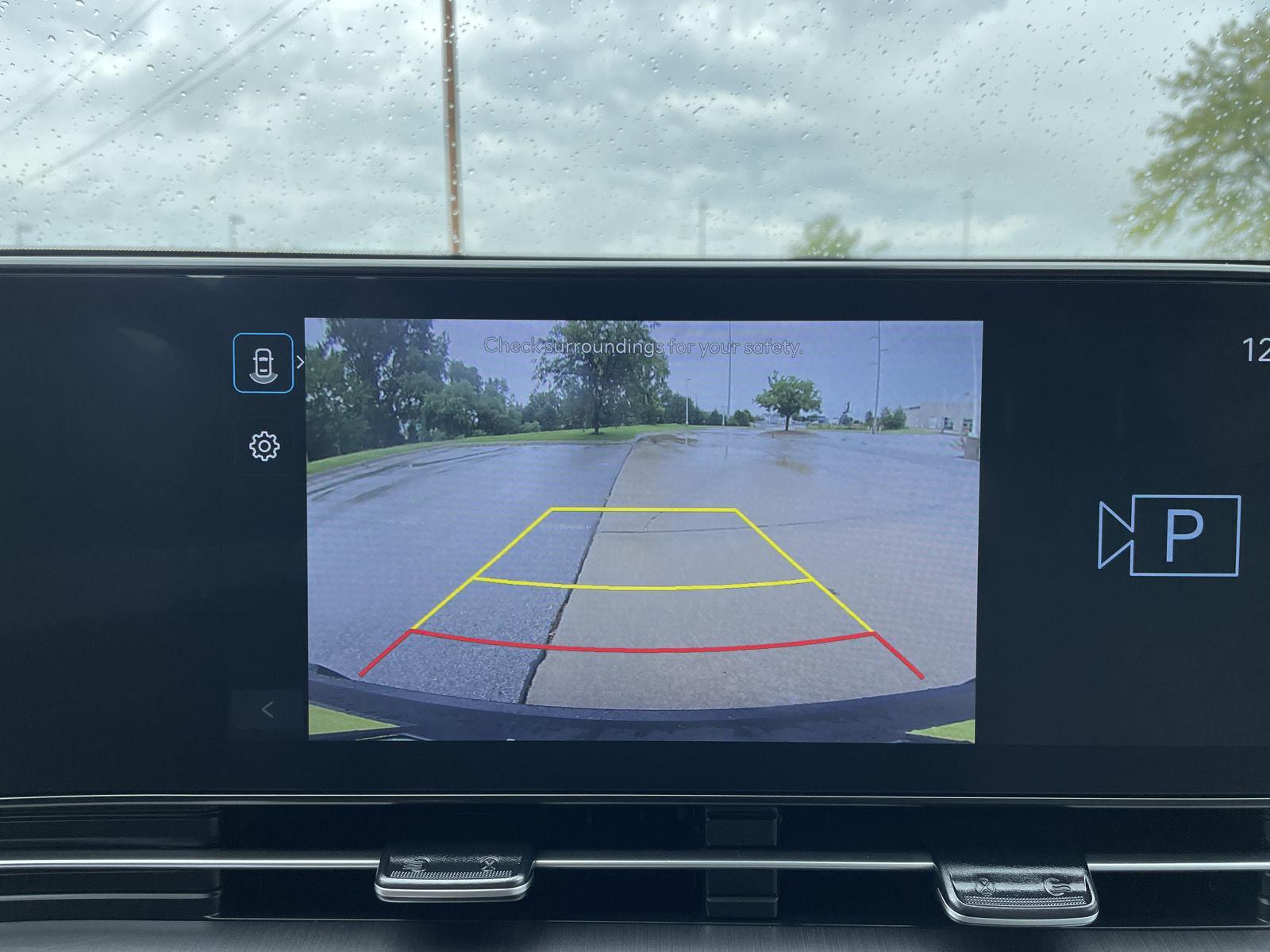 Vehicle photo 22