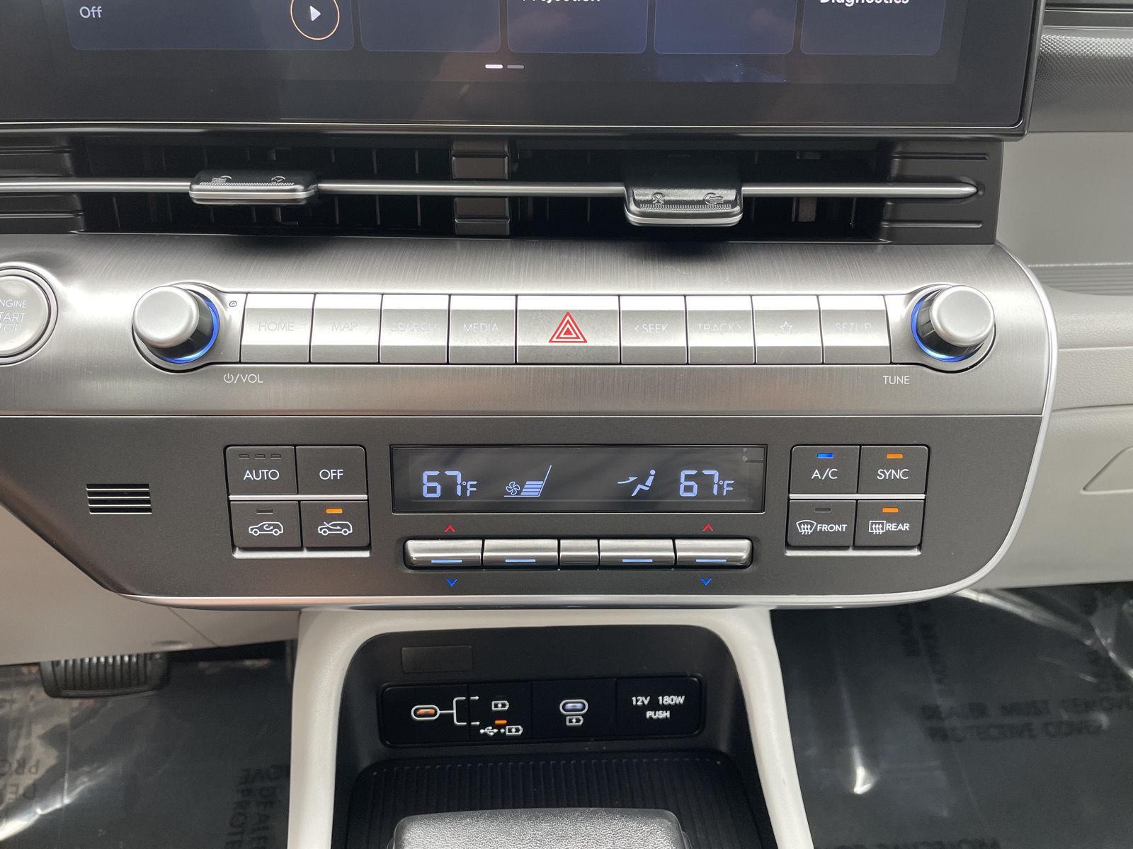 Vehicle photo 24