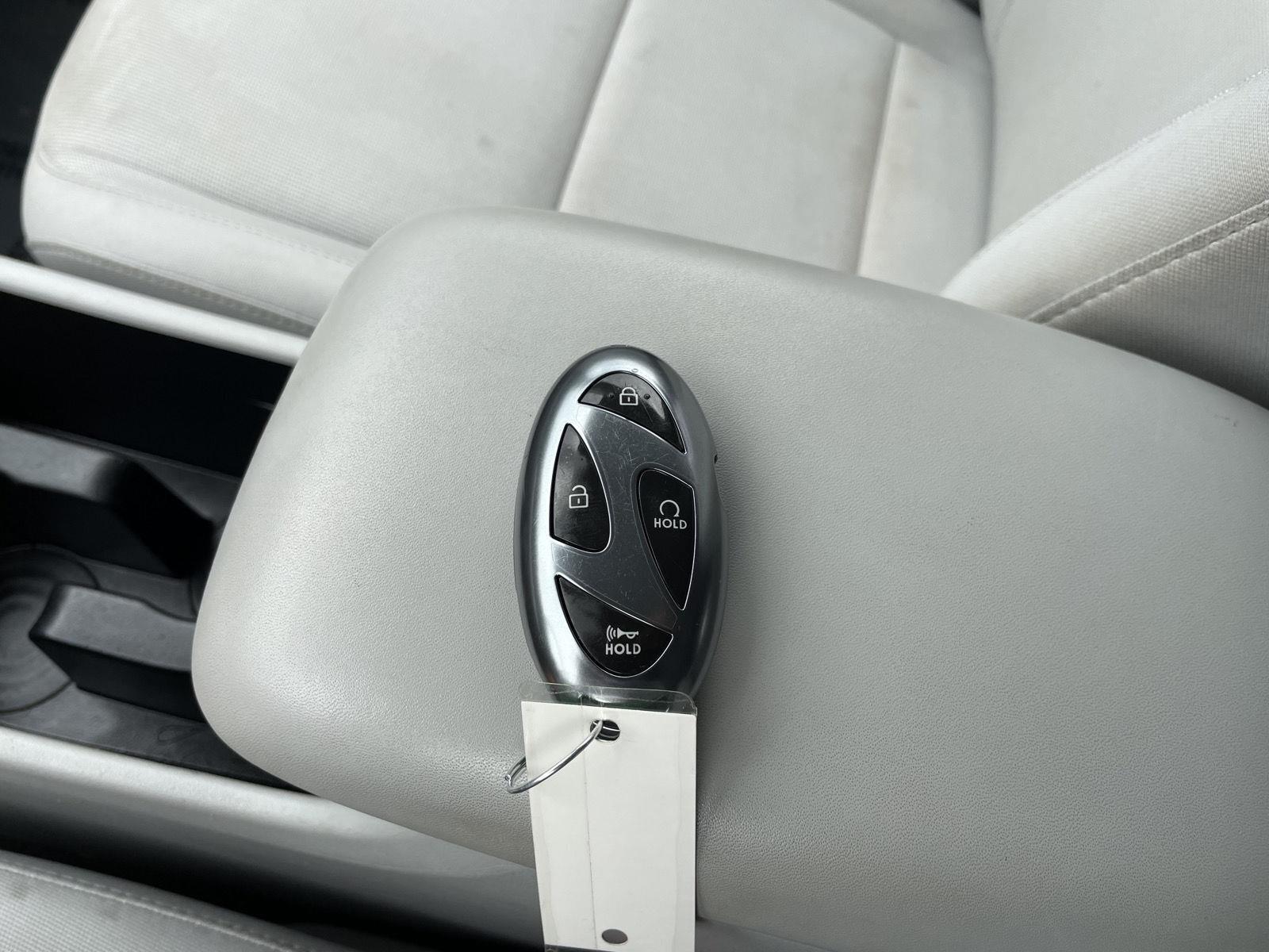 Vehicle photo 32