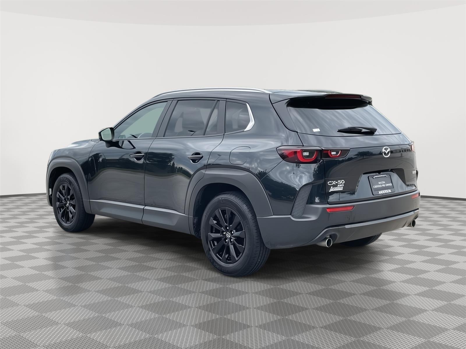 Vehicle photo 9