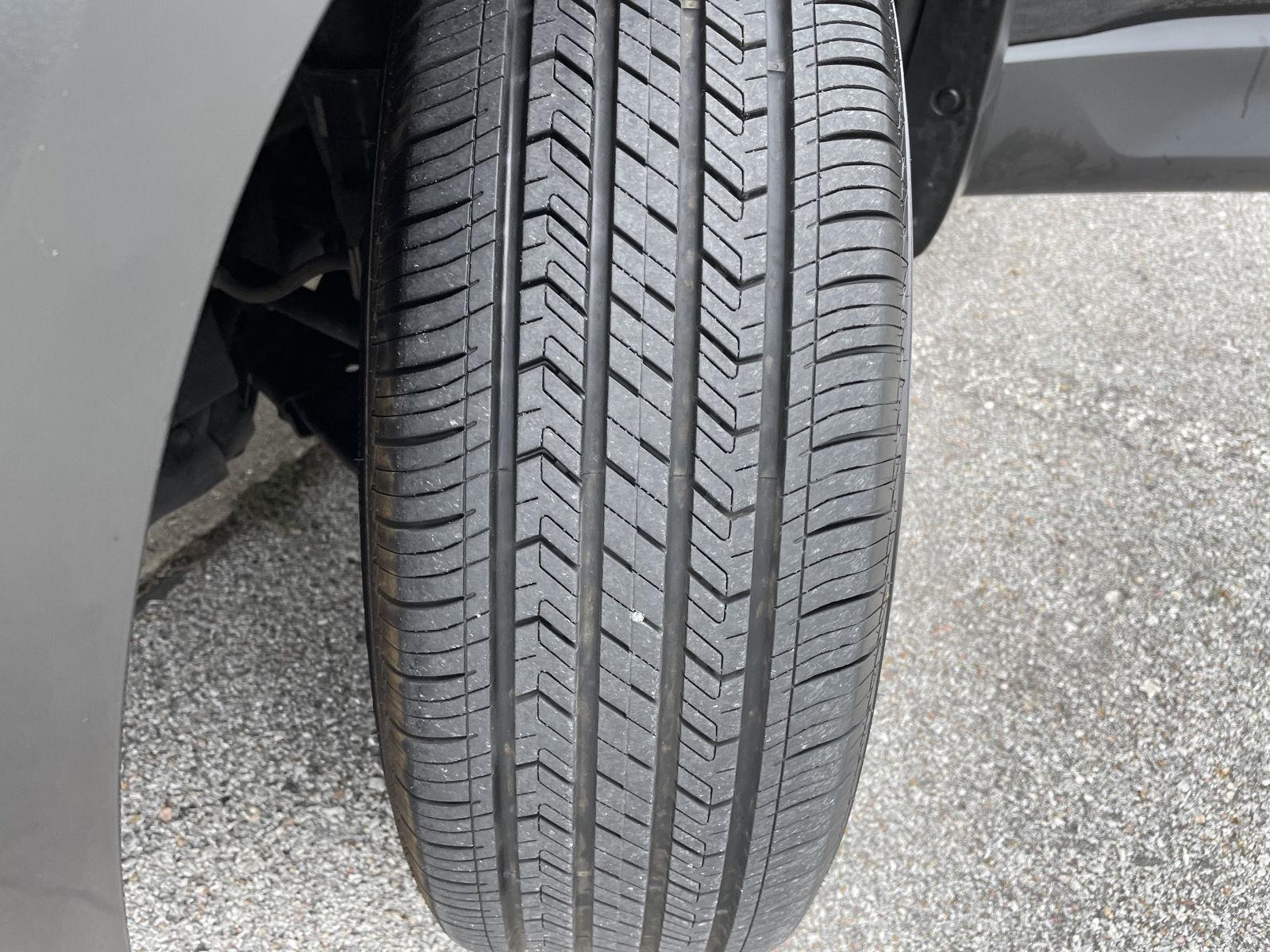 Vehicle photo 11