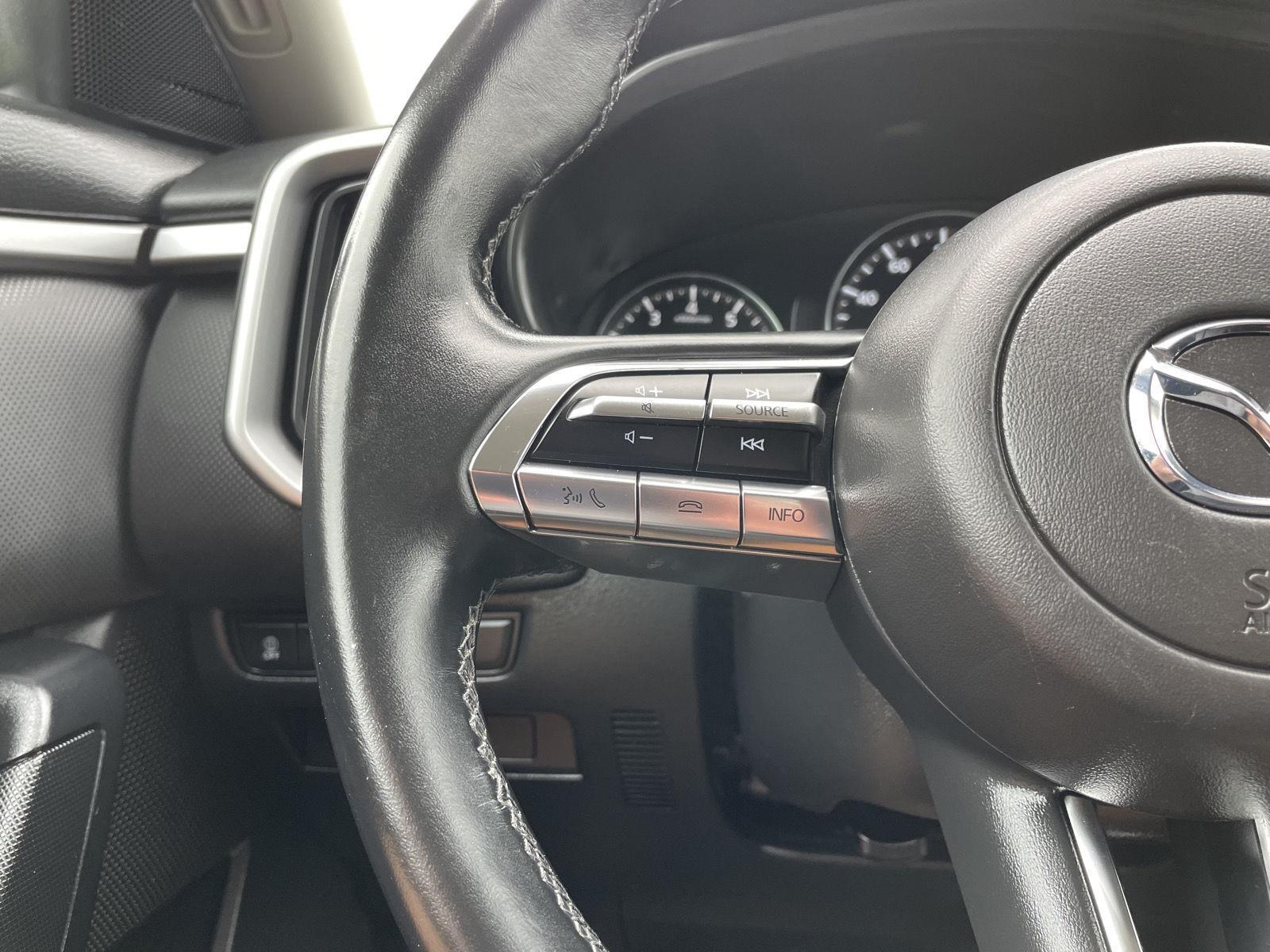 Vehicle photo 13