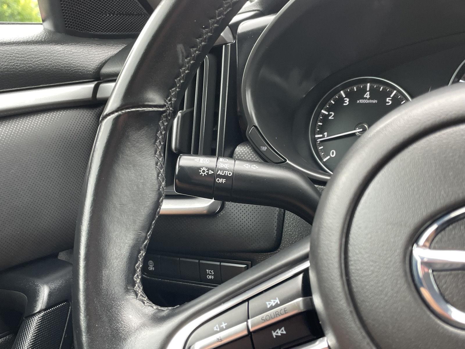 Vehicle photo 15