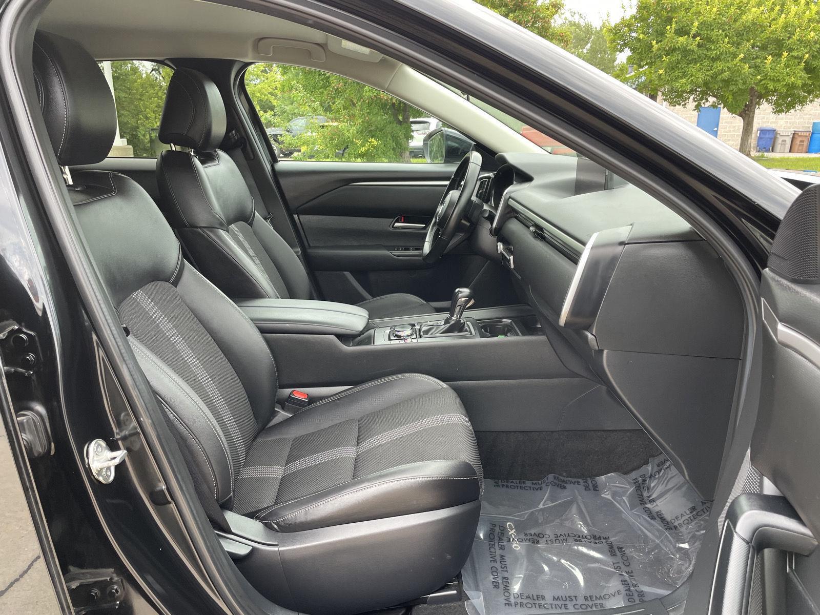 Vehicle photo 18