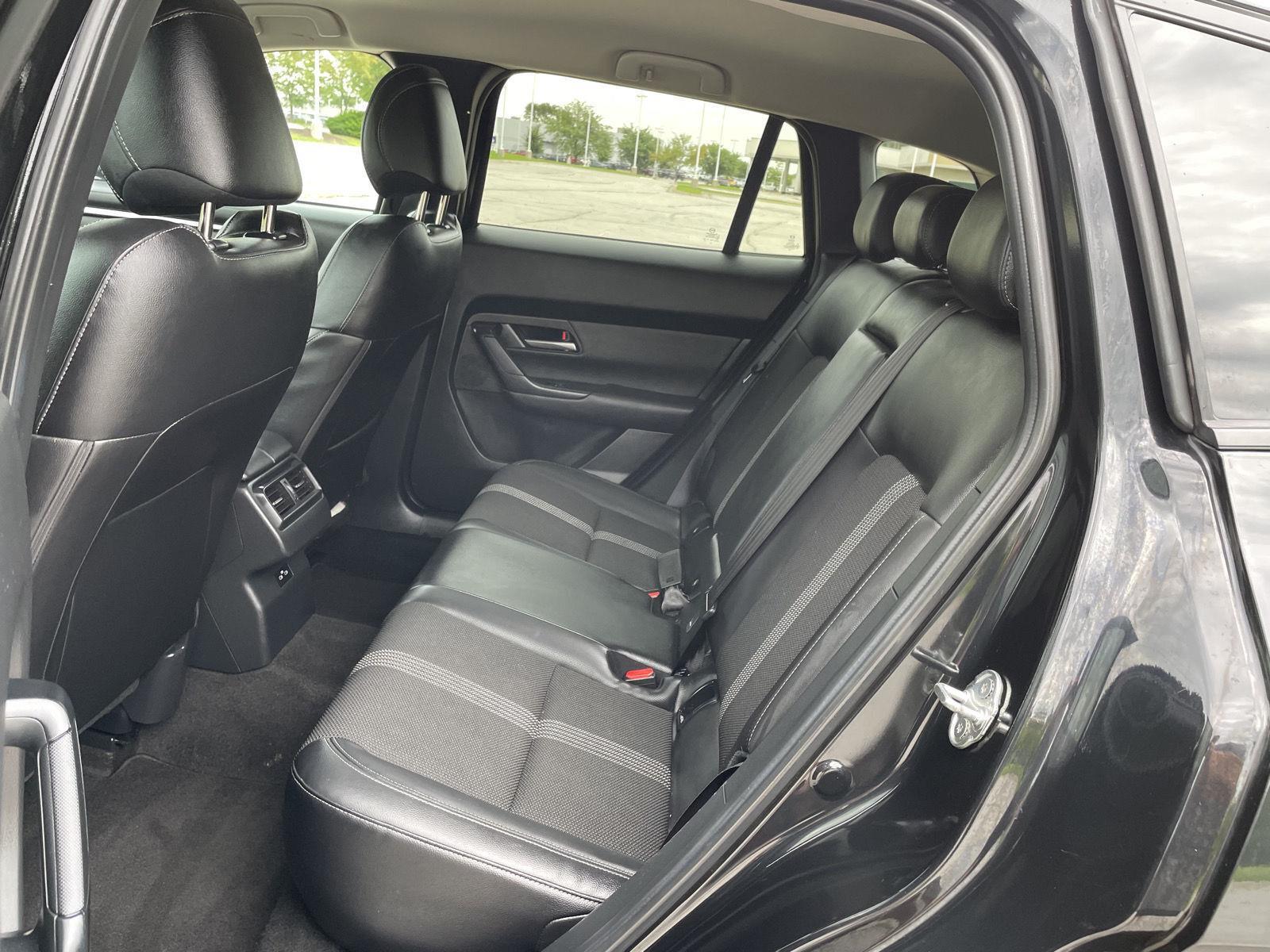 Vehicle photo 19