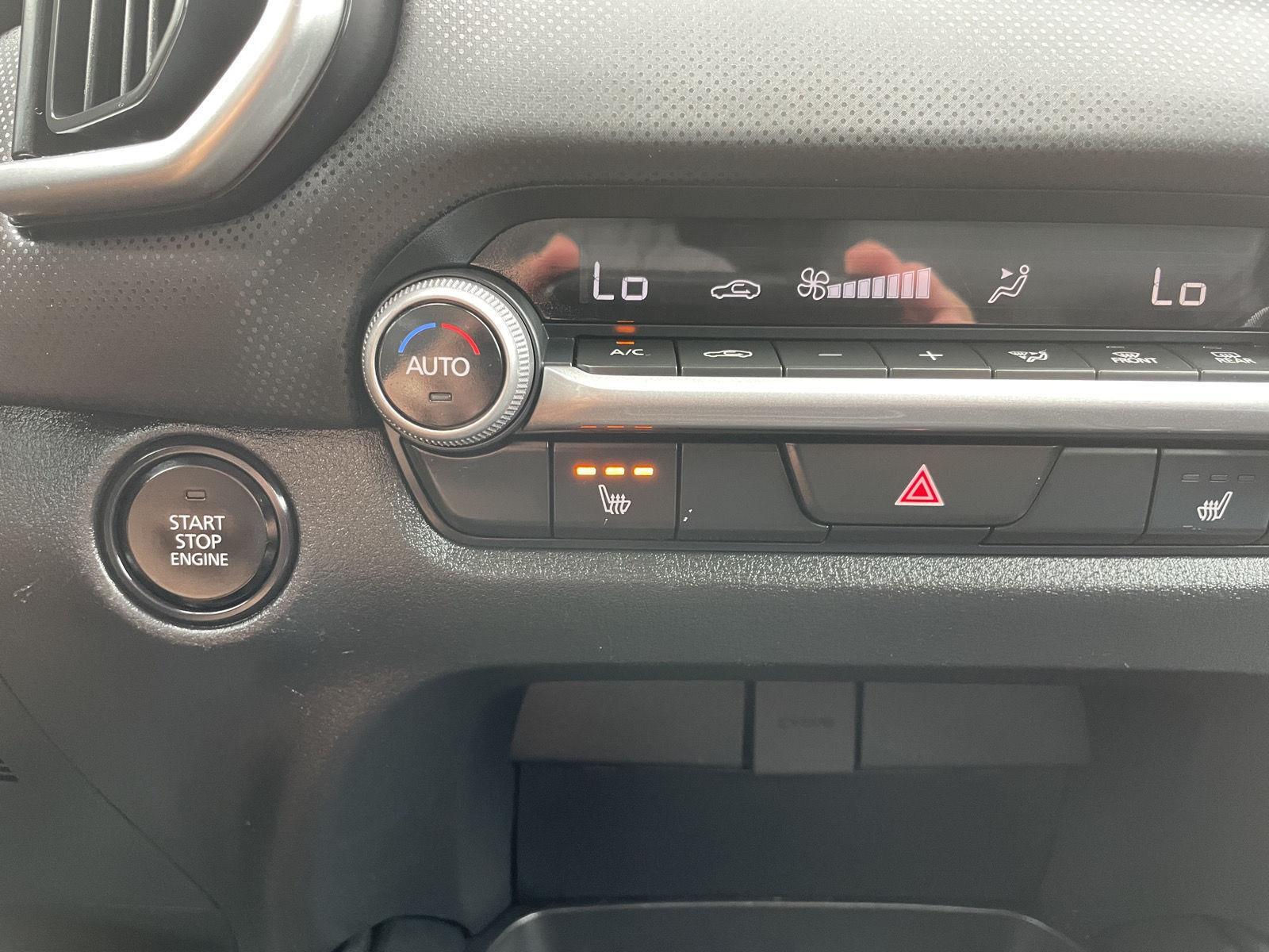 Vehicle photo 25