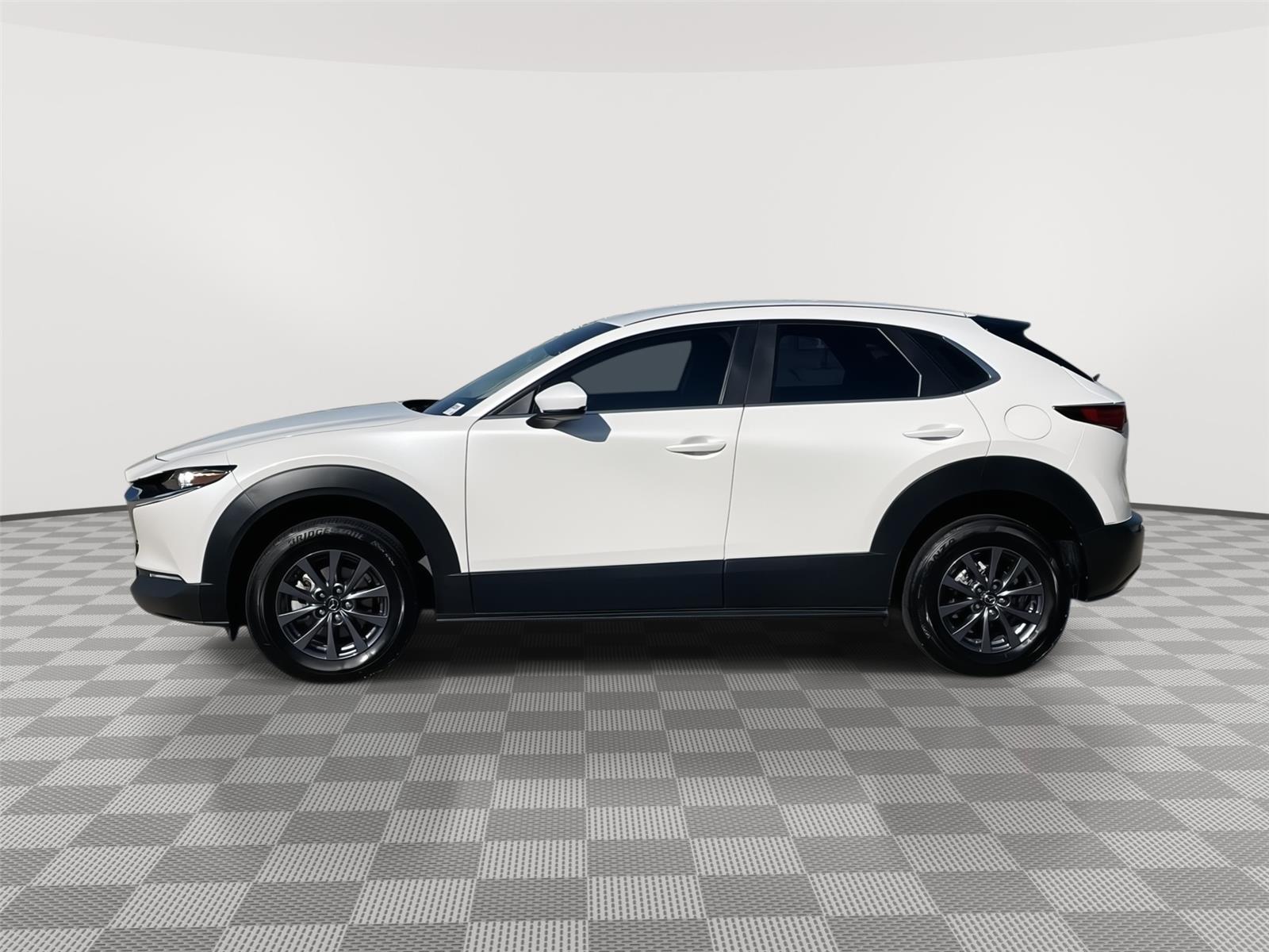 Vehicle photo 2