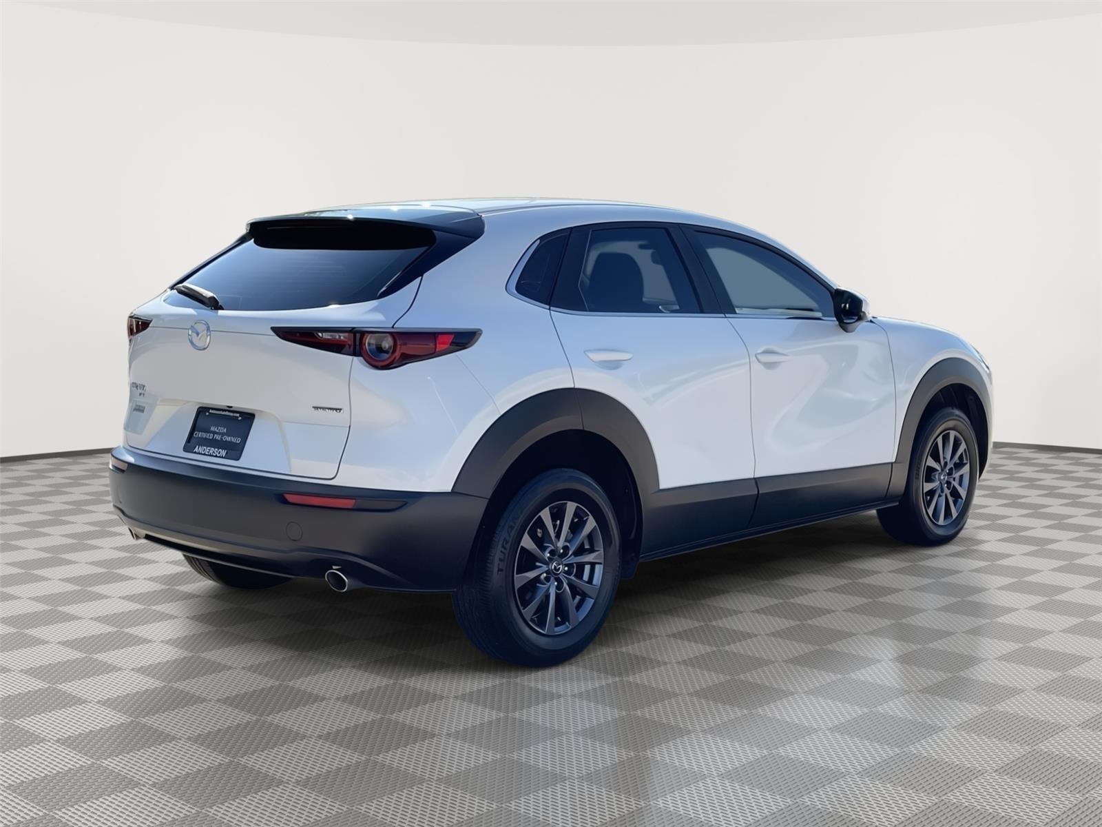 Vehicle photo 7