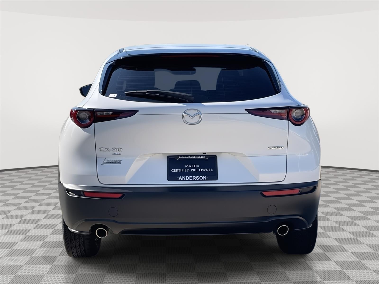 Vehicle photo 8