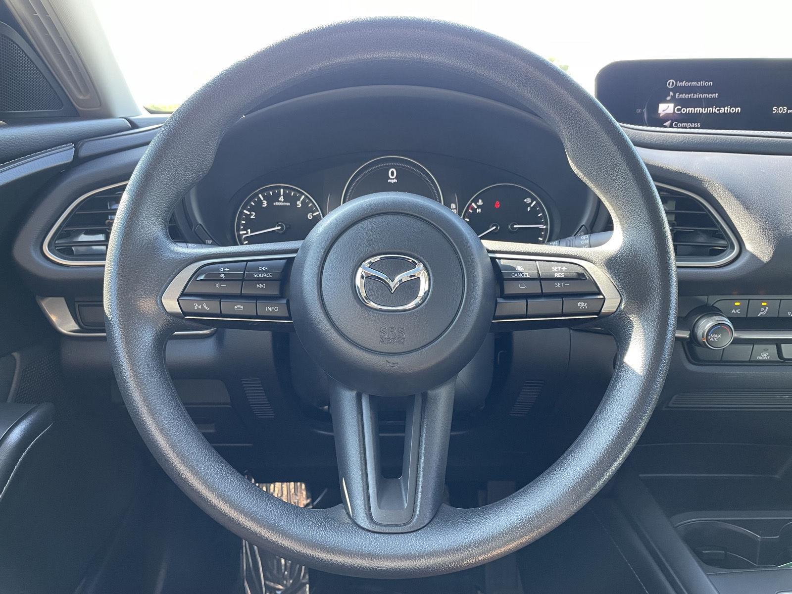 Vehicle photo 12