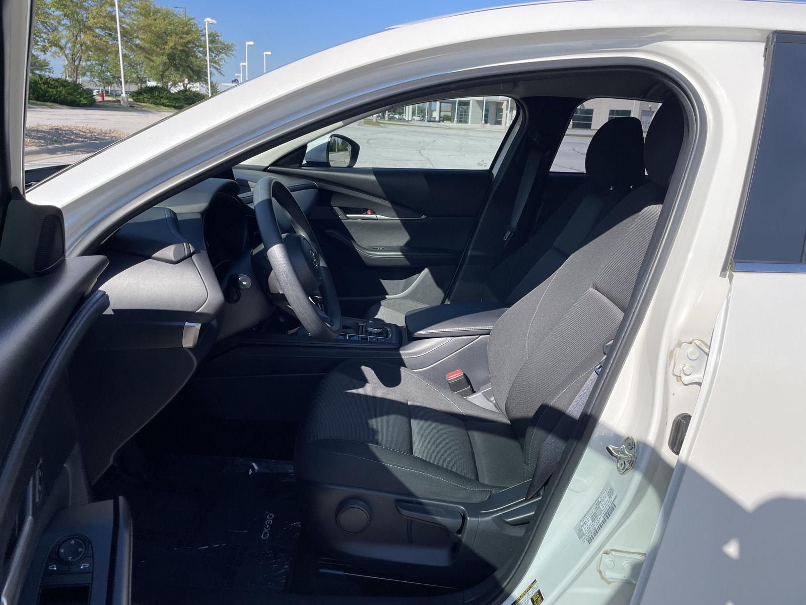 Vehicle photo 17
