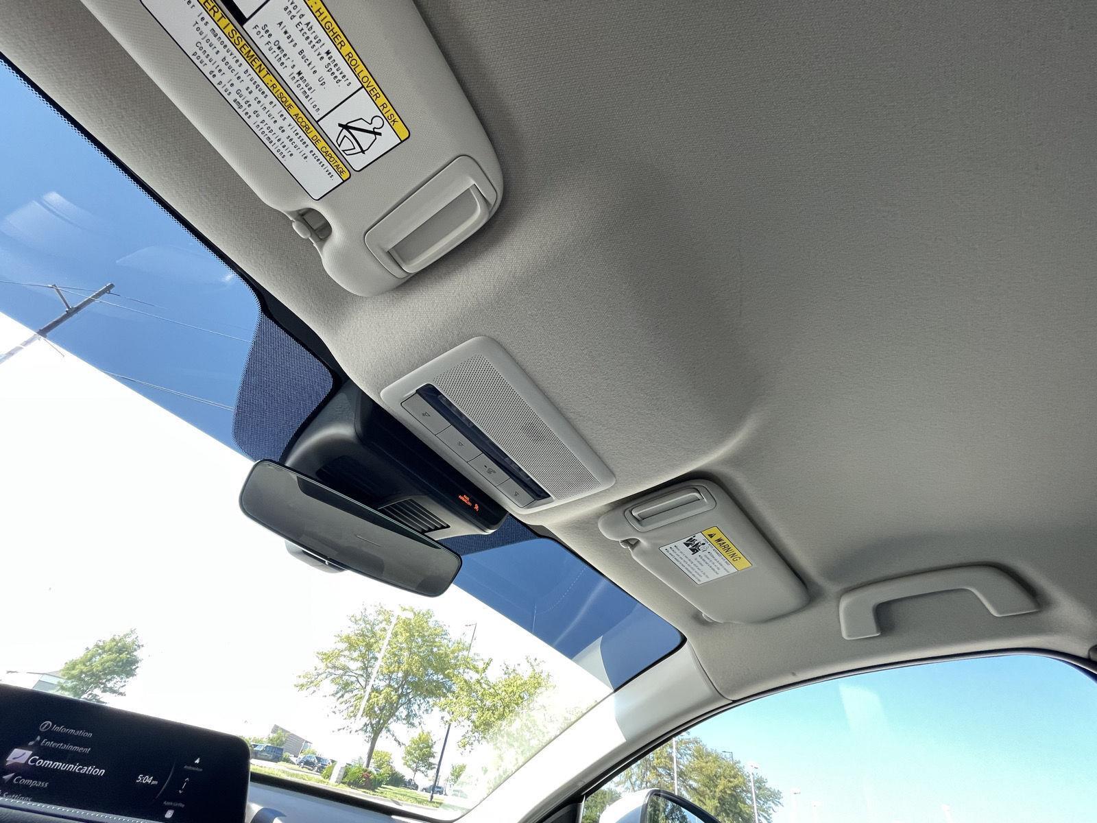 Vehicle photo 20